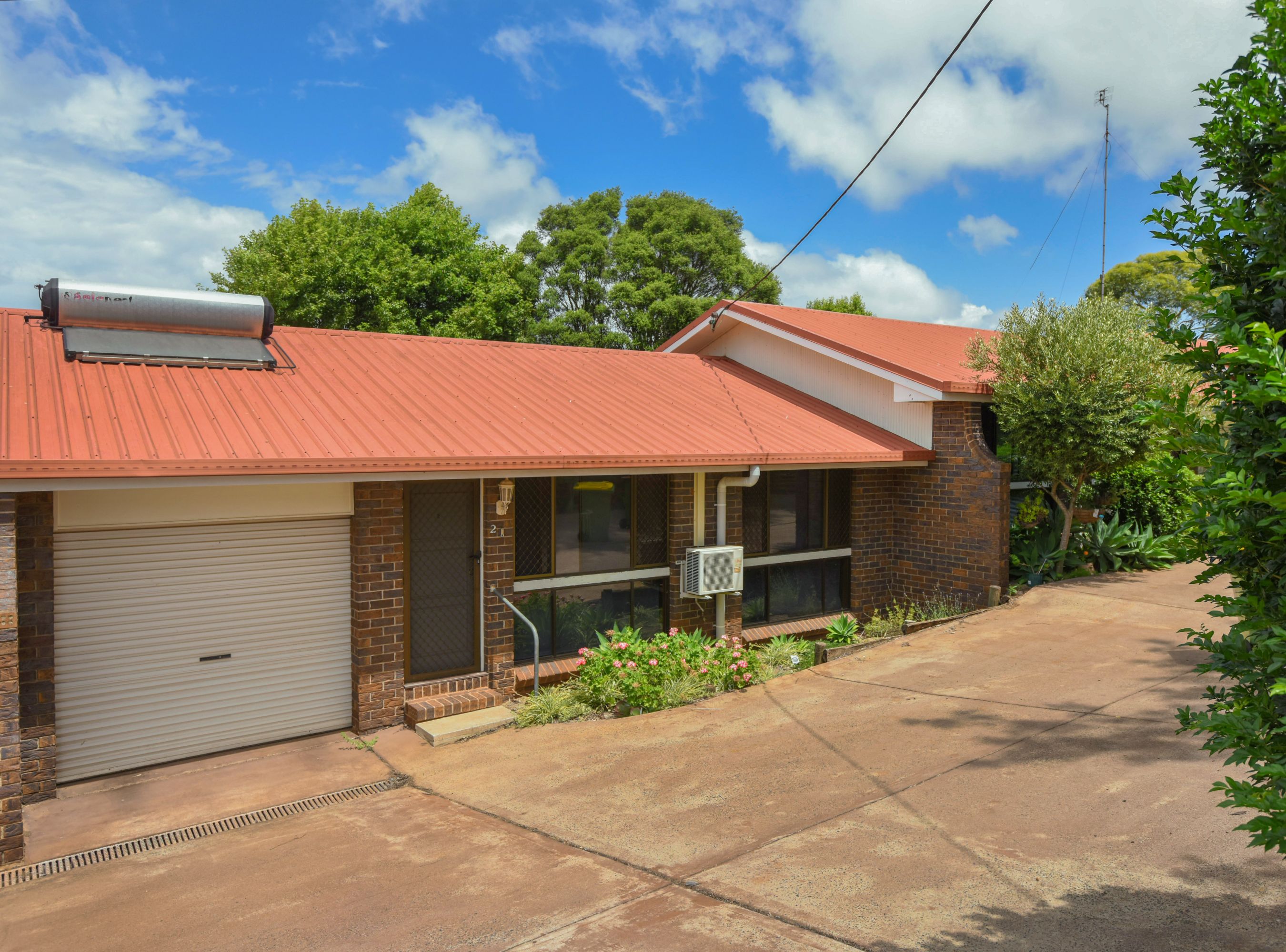 12 Athol Street, Harlaxton QLD 4350