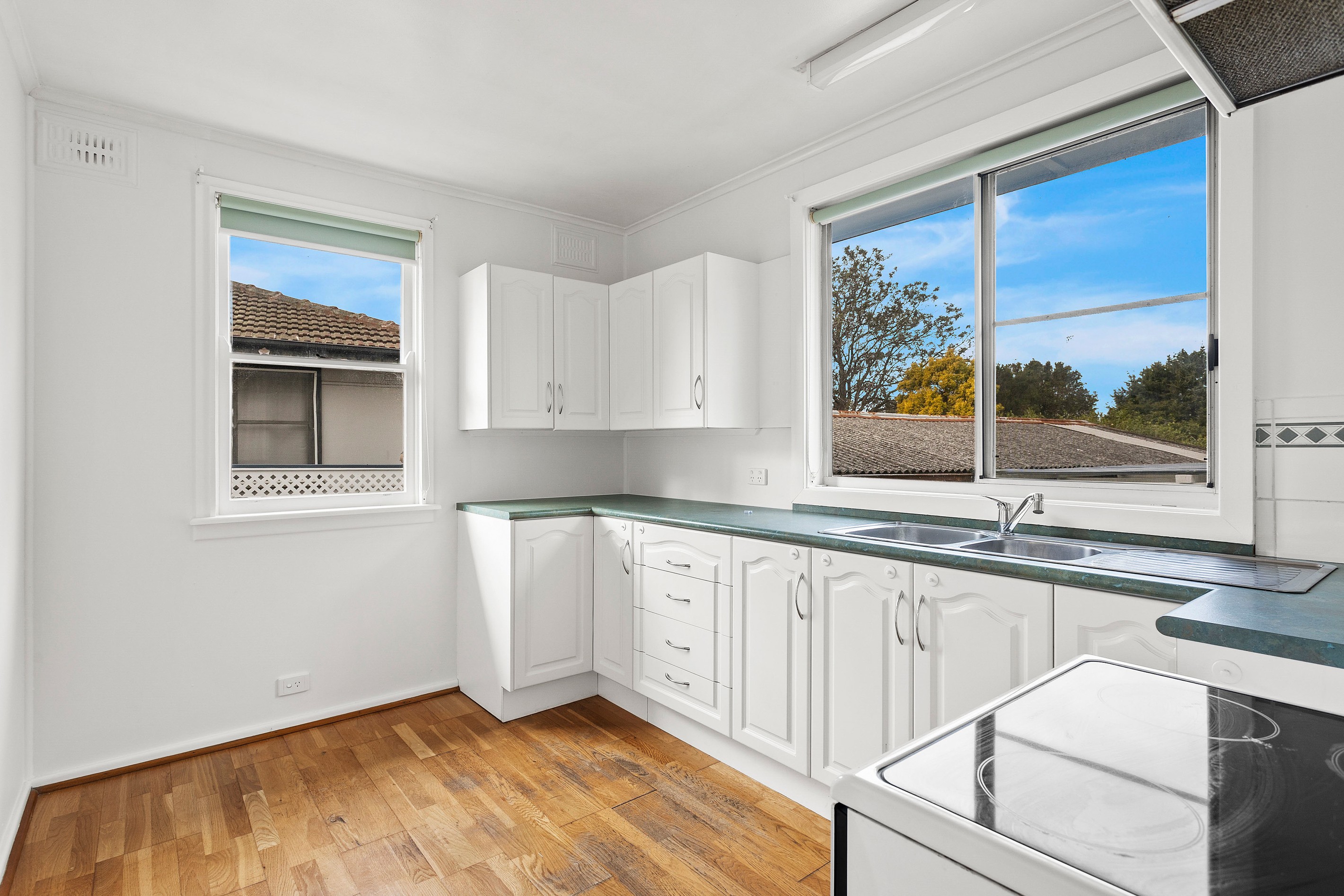 19 Hogarth Avenue, Mount Warrigal, NSW 2528