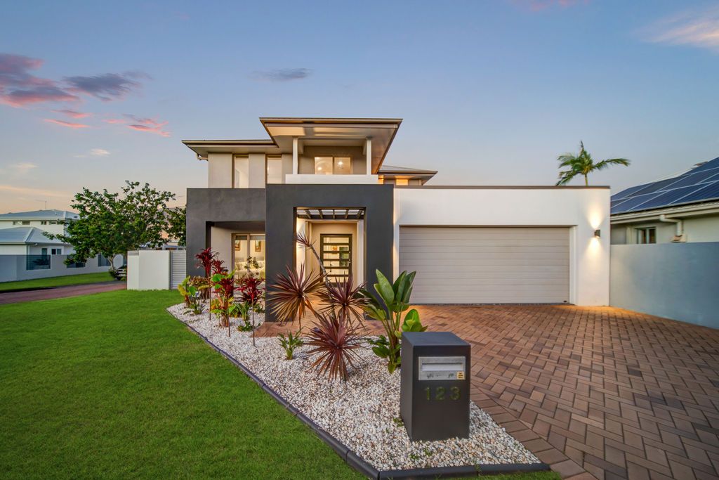 123 Grand Parade, Parrearra, QLD 4575