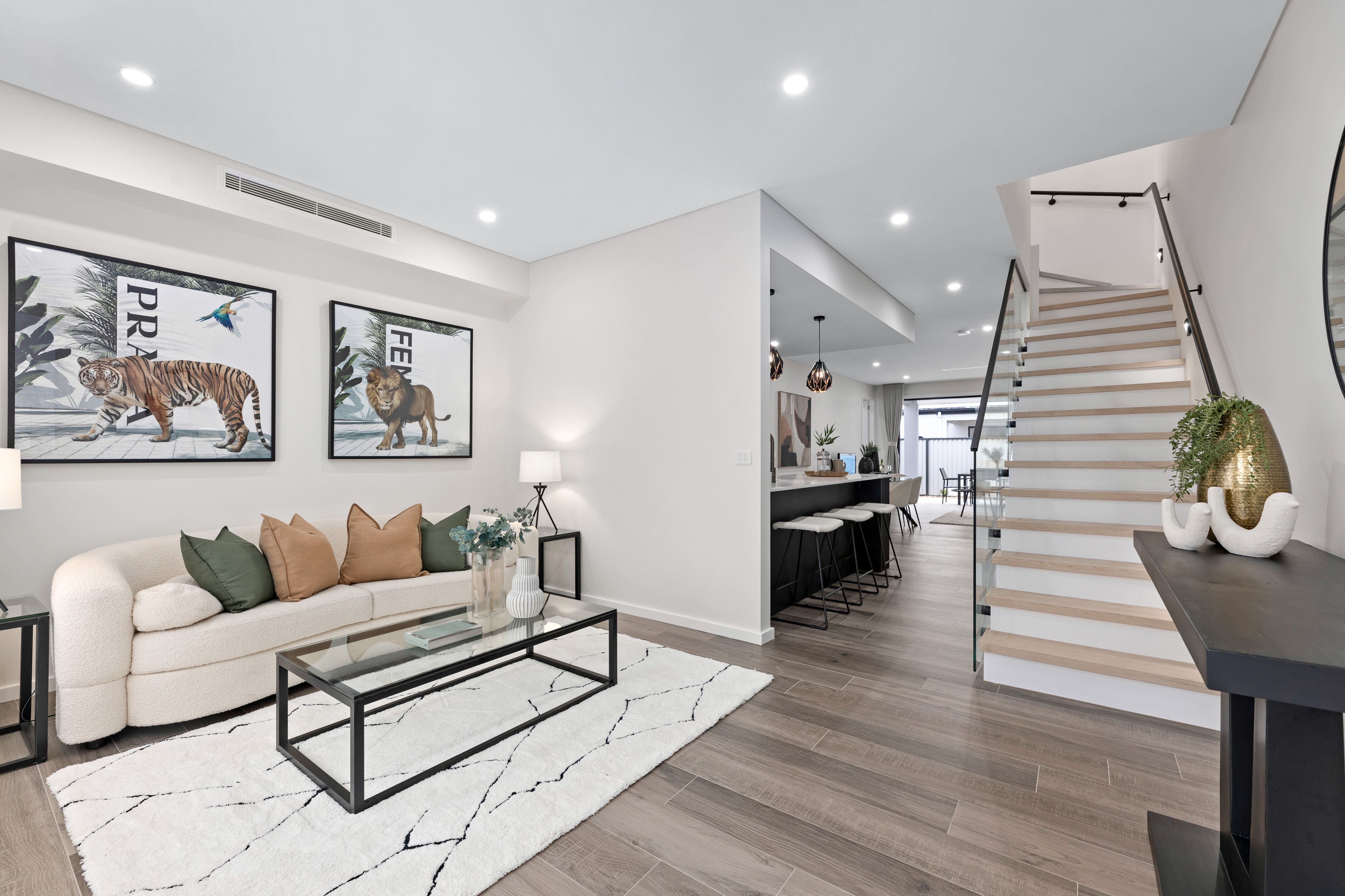 9/1 Raine Place — photo 5 of 9