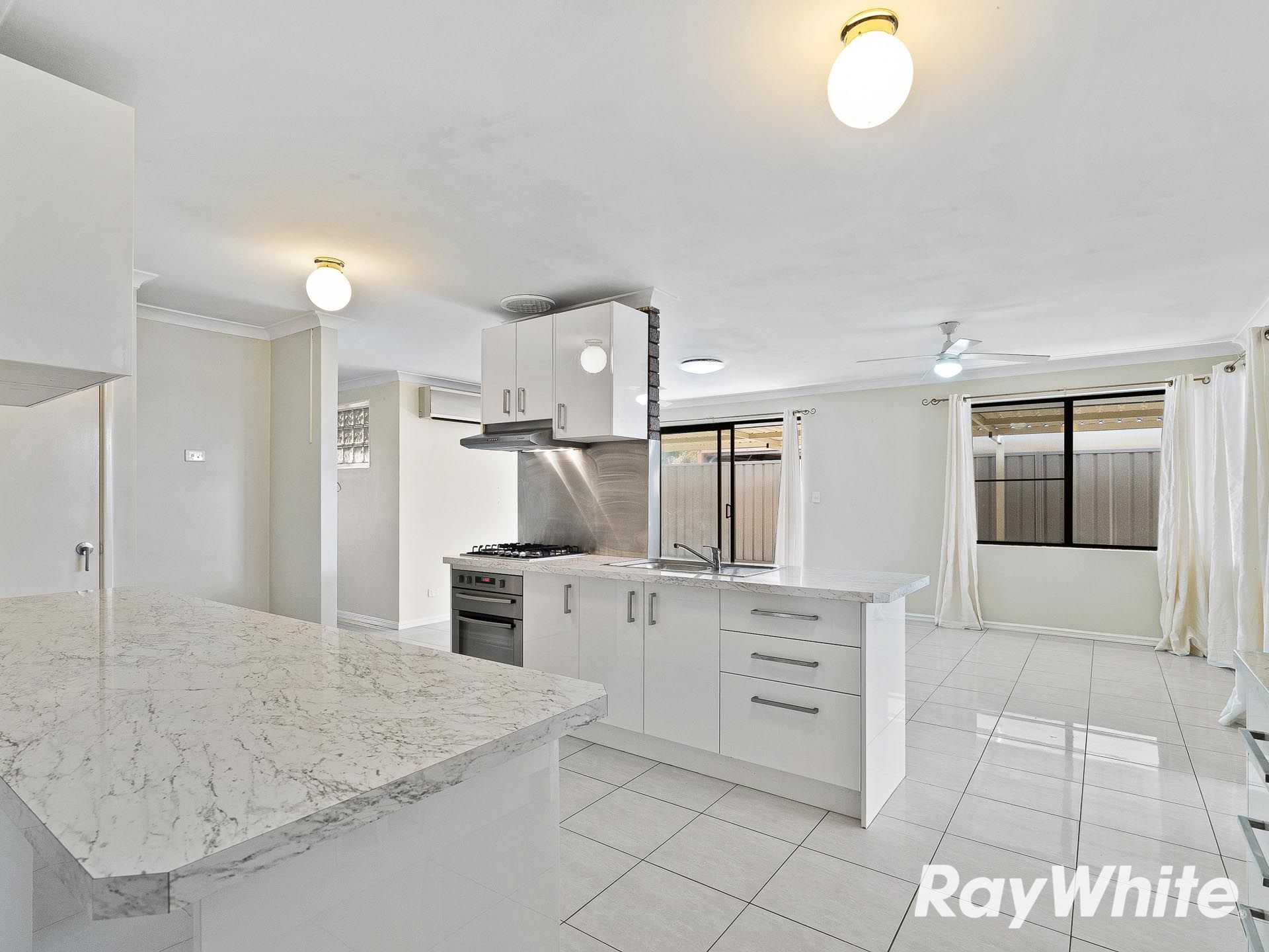 4 Newlyn Way — photo 3 of 19
