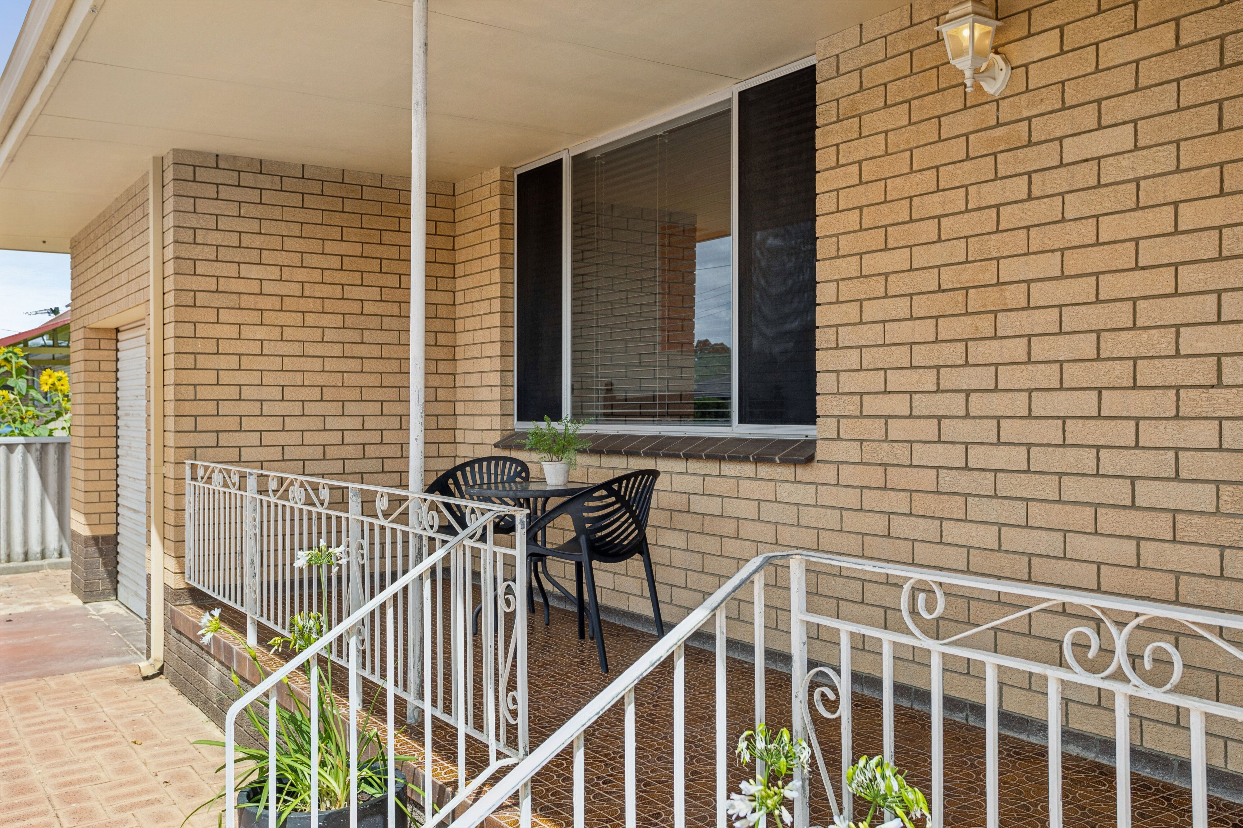 7 Taylor Crescent — photo 6 of 30