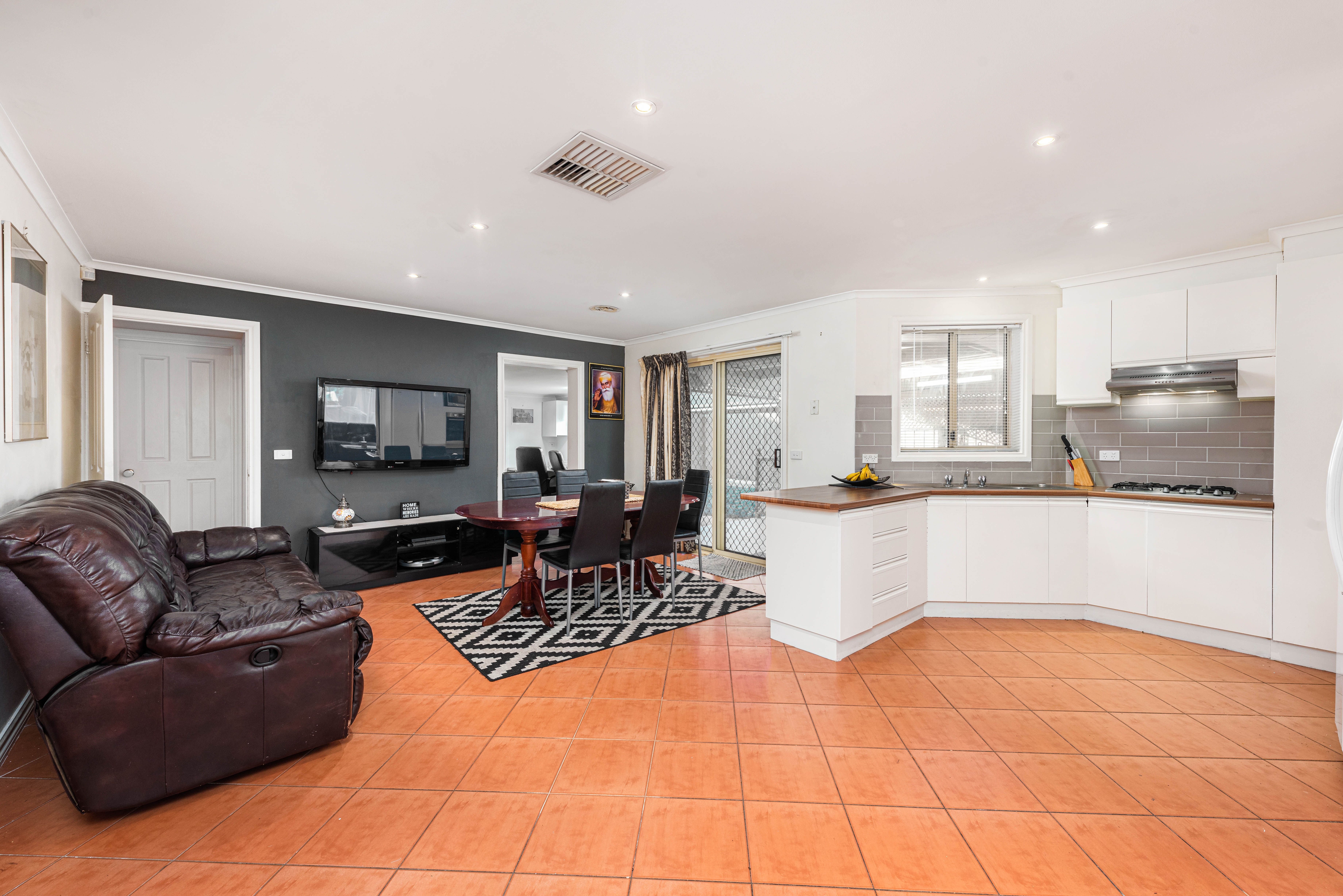 16 The Seekers Crescent, Mill Park, VIC 3082