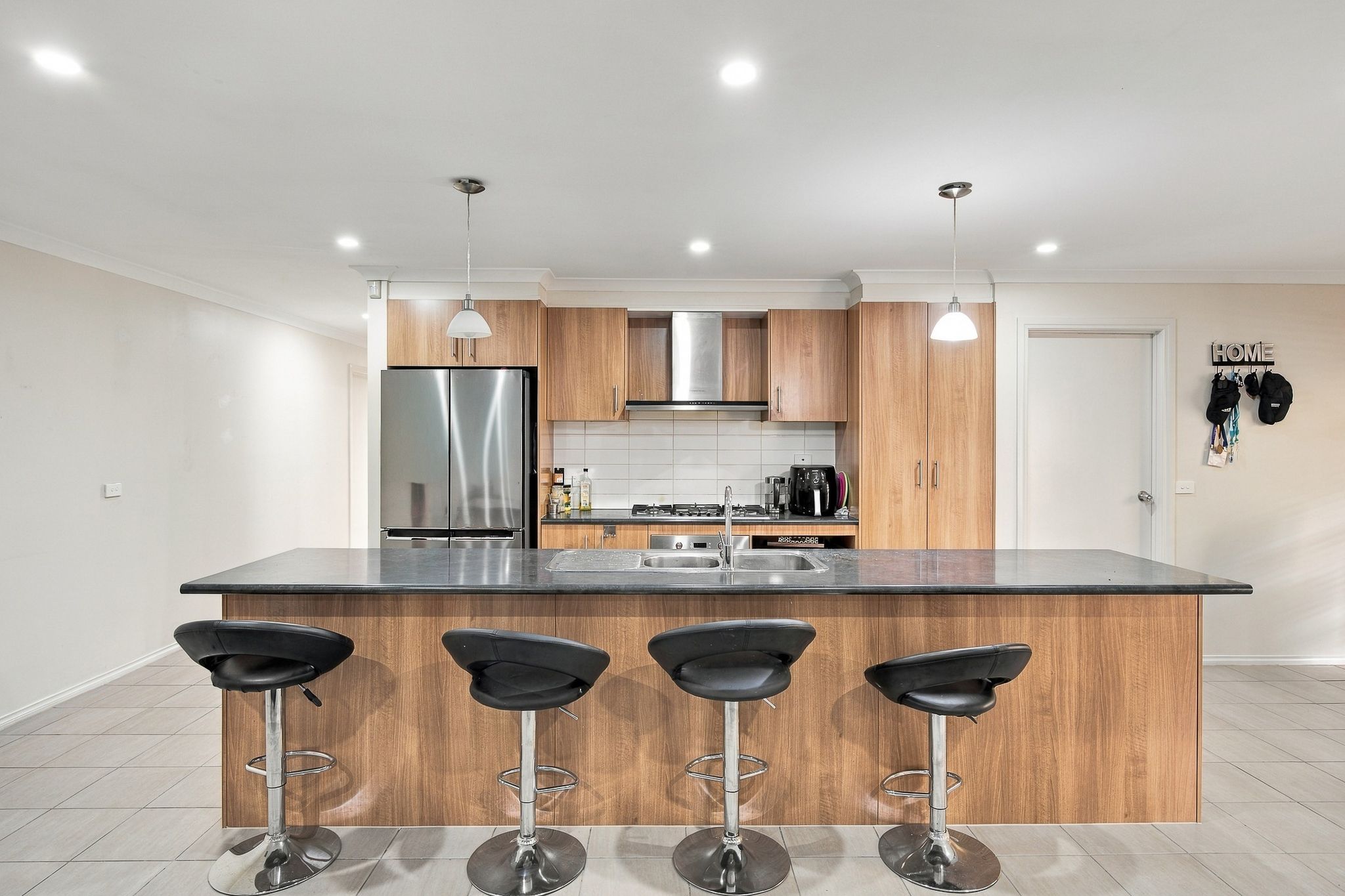 33 Viola Avenue — photo 3 of 14