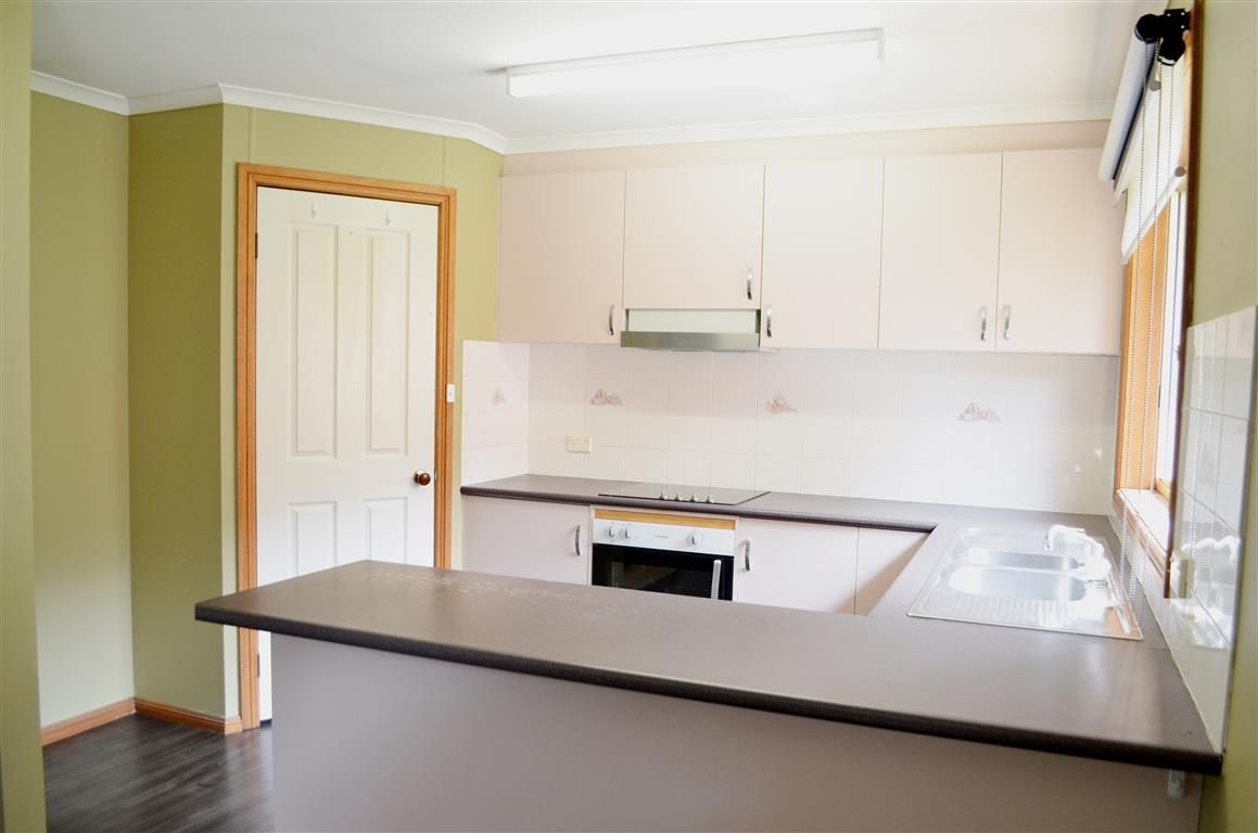 43 Booral Avenue, Tumut, NSW 2720