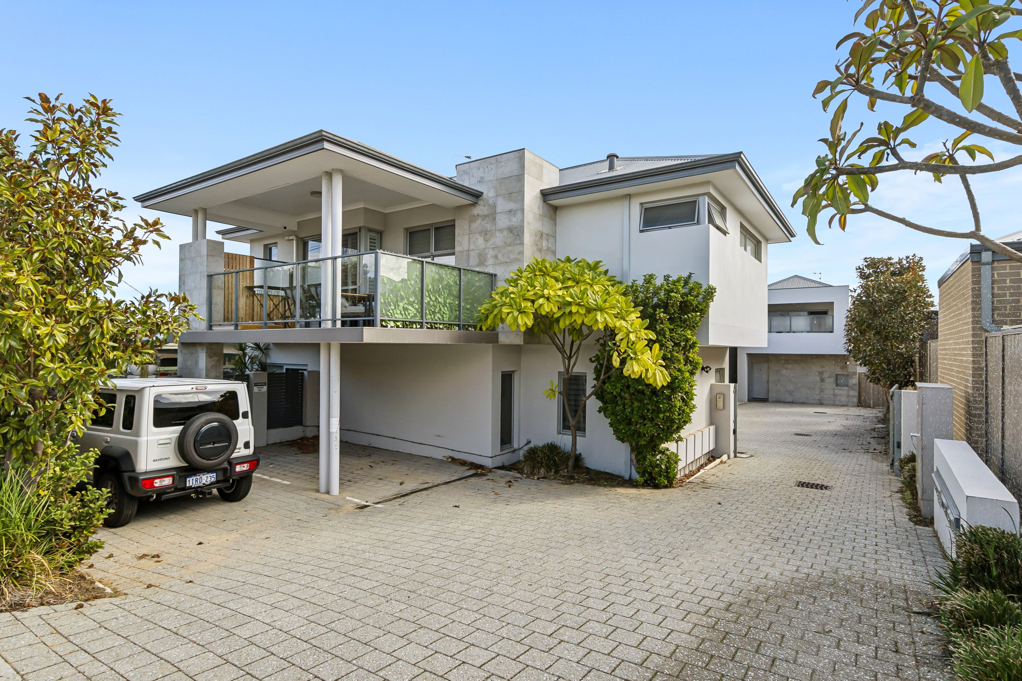 2/151 Huntriss Road, Doubleview WA 6018