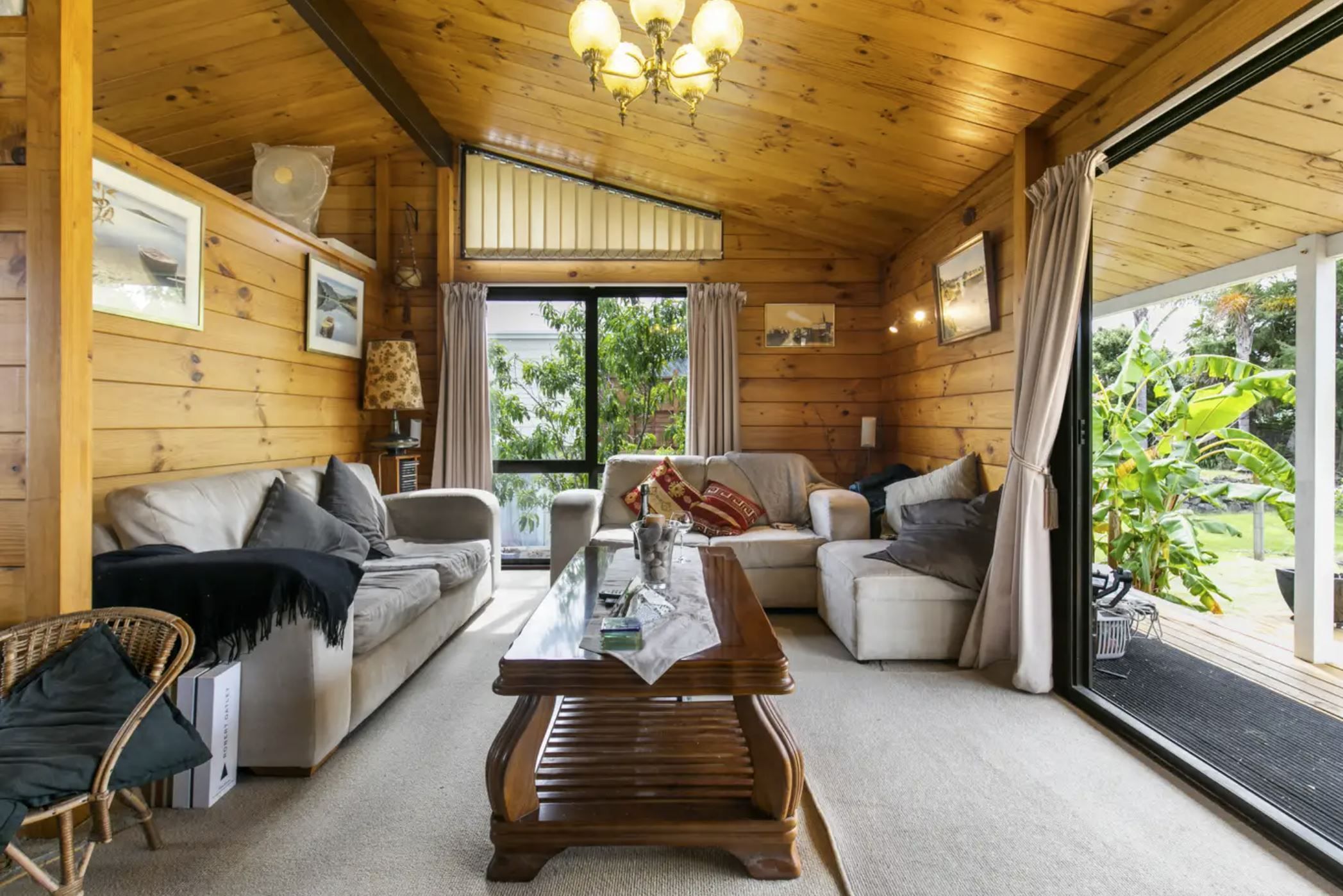 Beachlands, 3 Bedrooms character Lockwood 4