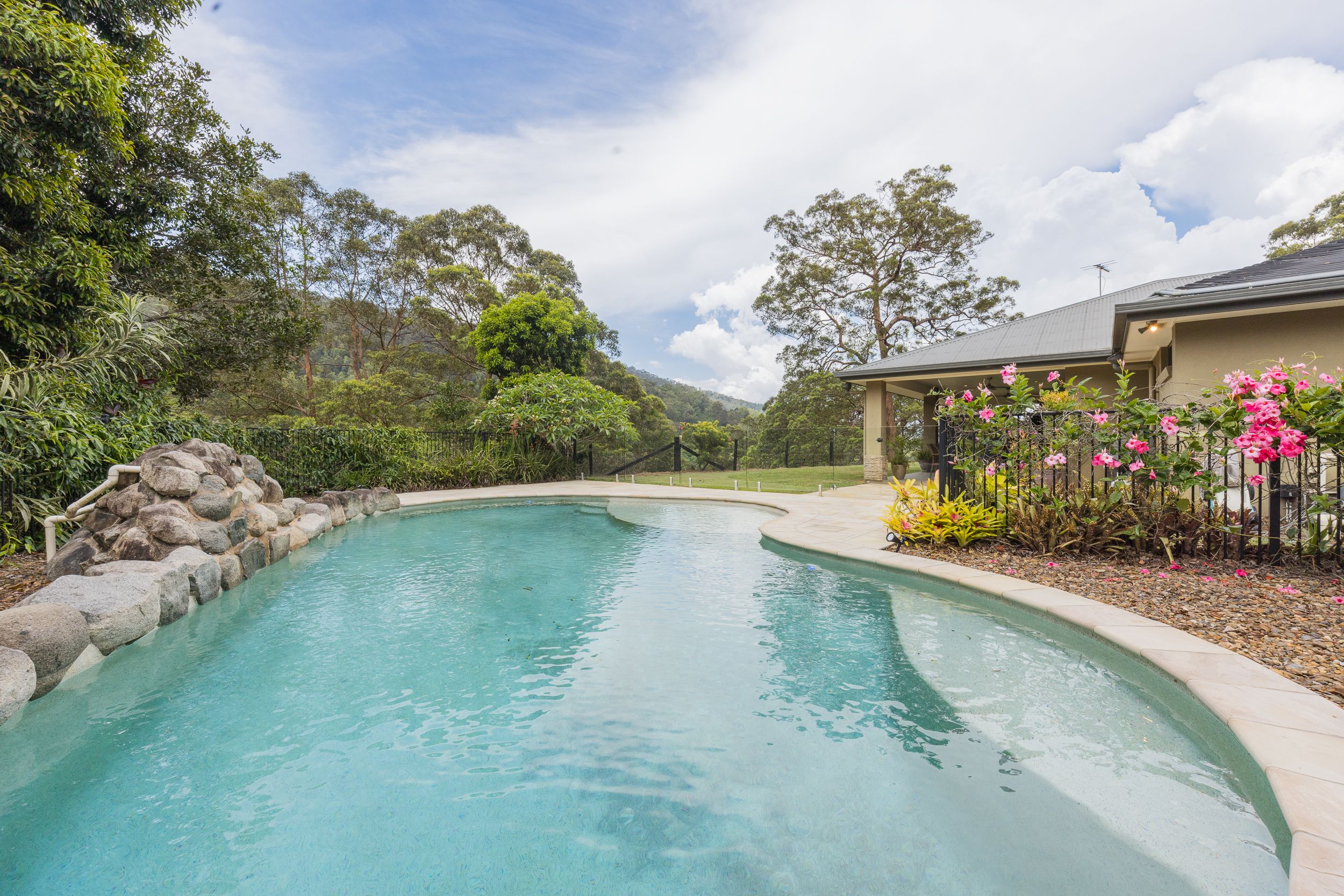 584 Mount Brisbane Road, Mount Pleasant, QLD 4521