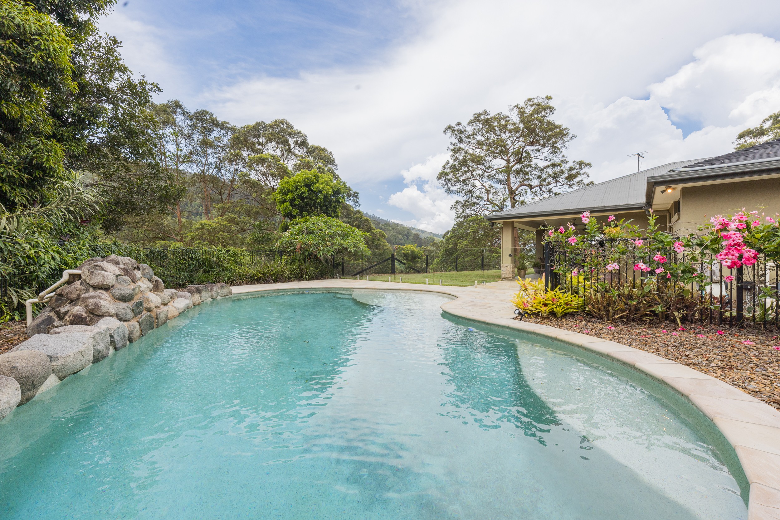 584 Mount Brisbane Road, Mount Pleasant, QLD 4521