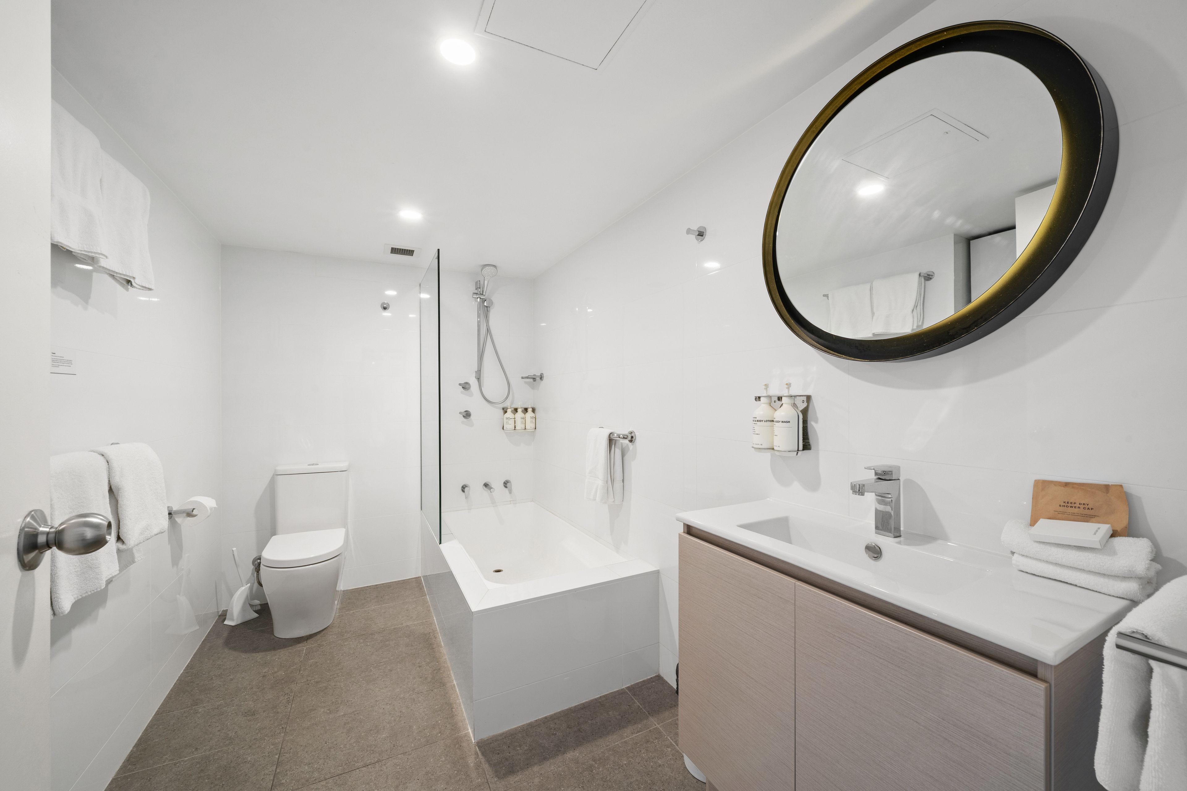 155/11 Giles Street — photo 12 of 19