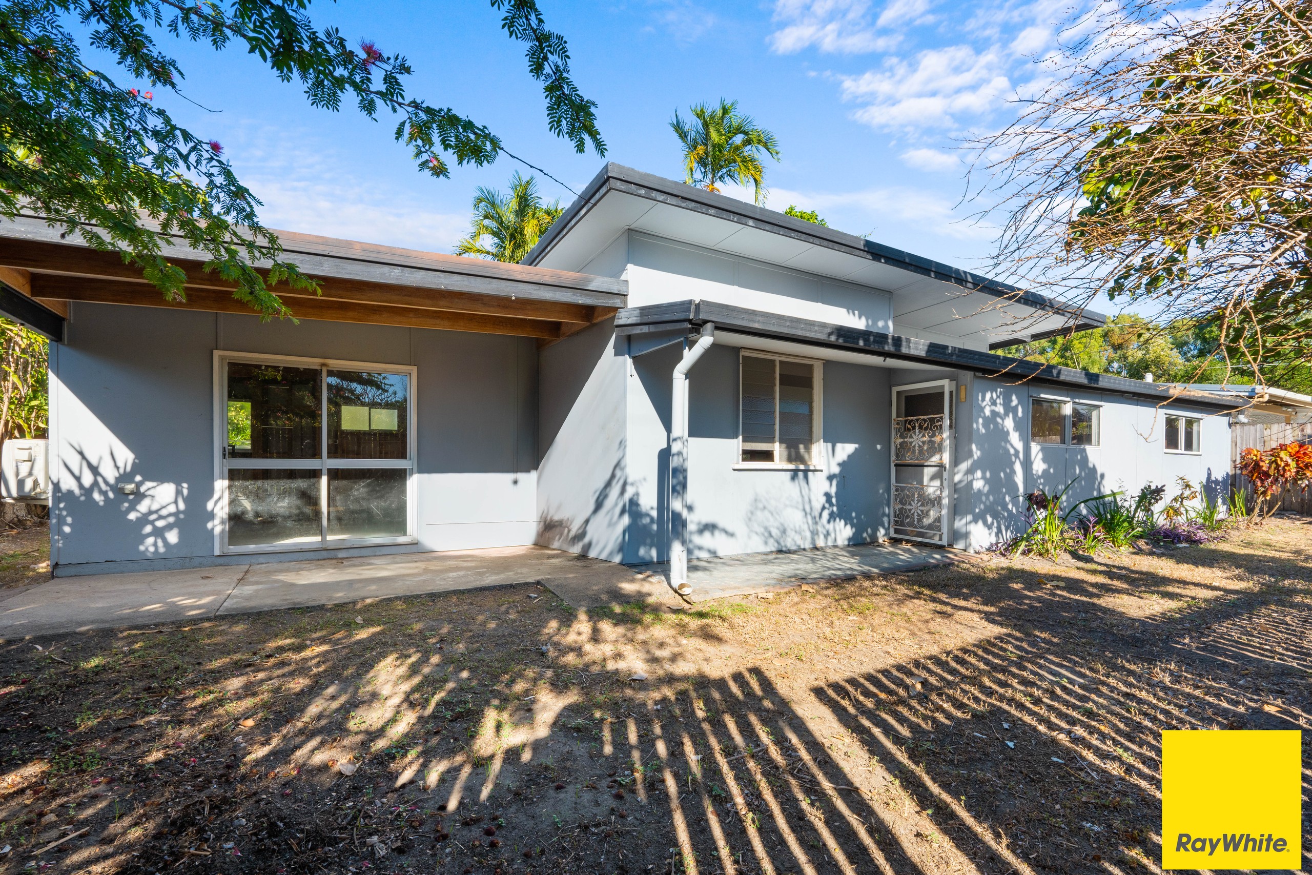 50 Waite Street, Machans Beach, QLD 4878