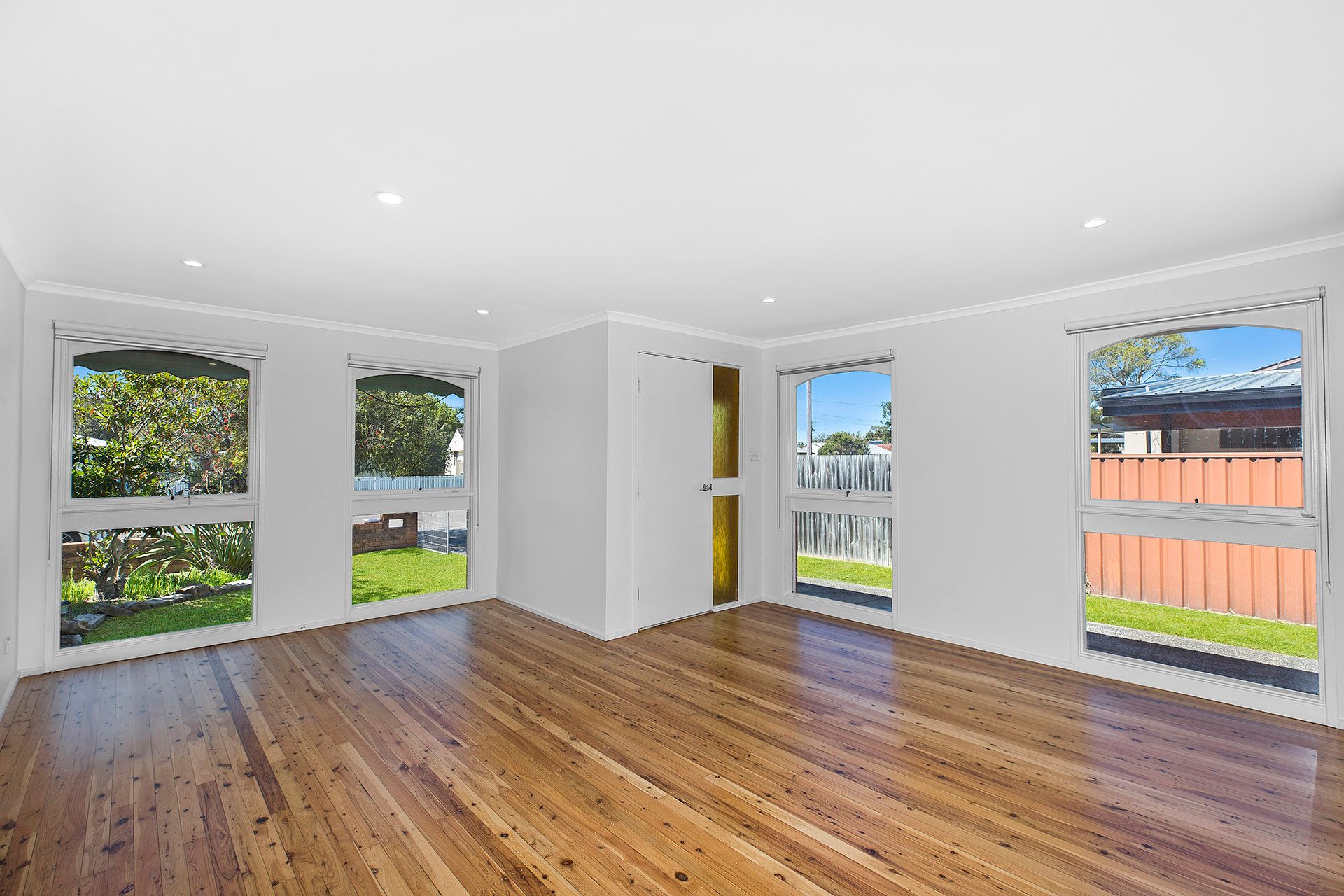 12 Clare Crescent — photo 3 of 9