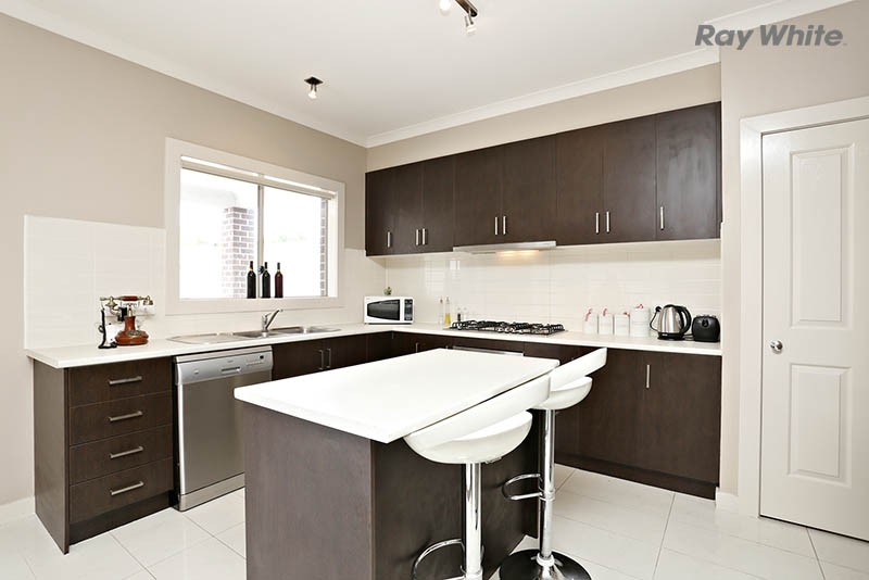 48 College Street, Caroline Springs, VIC 3023