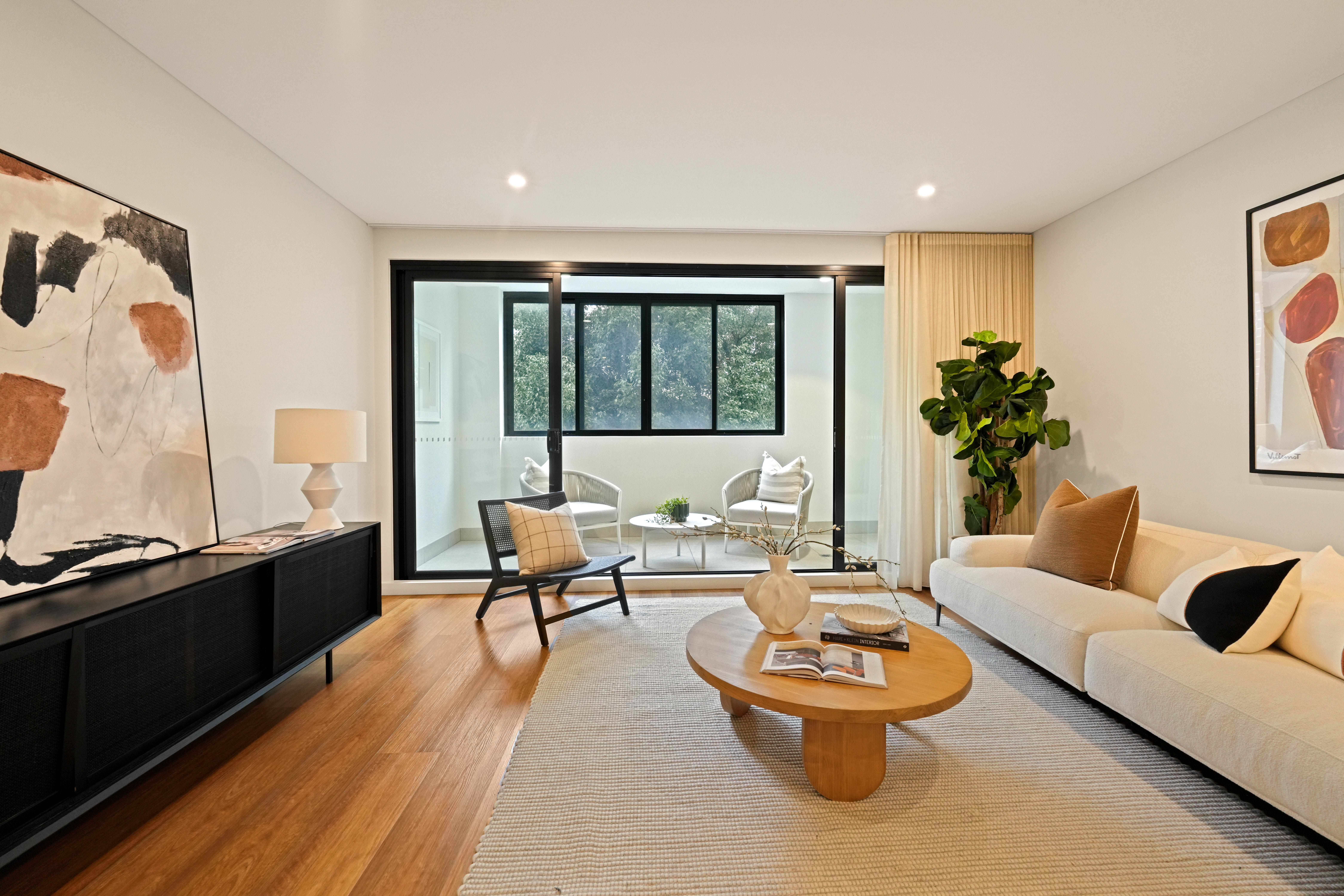 208/9 Weyland Street — photo 4 of 14