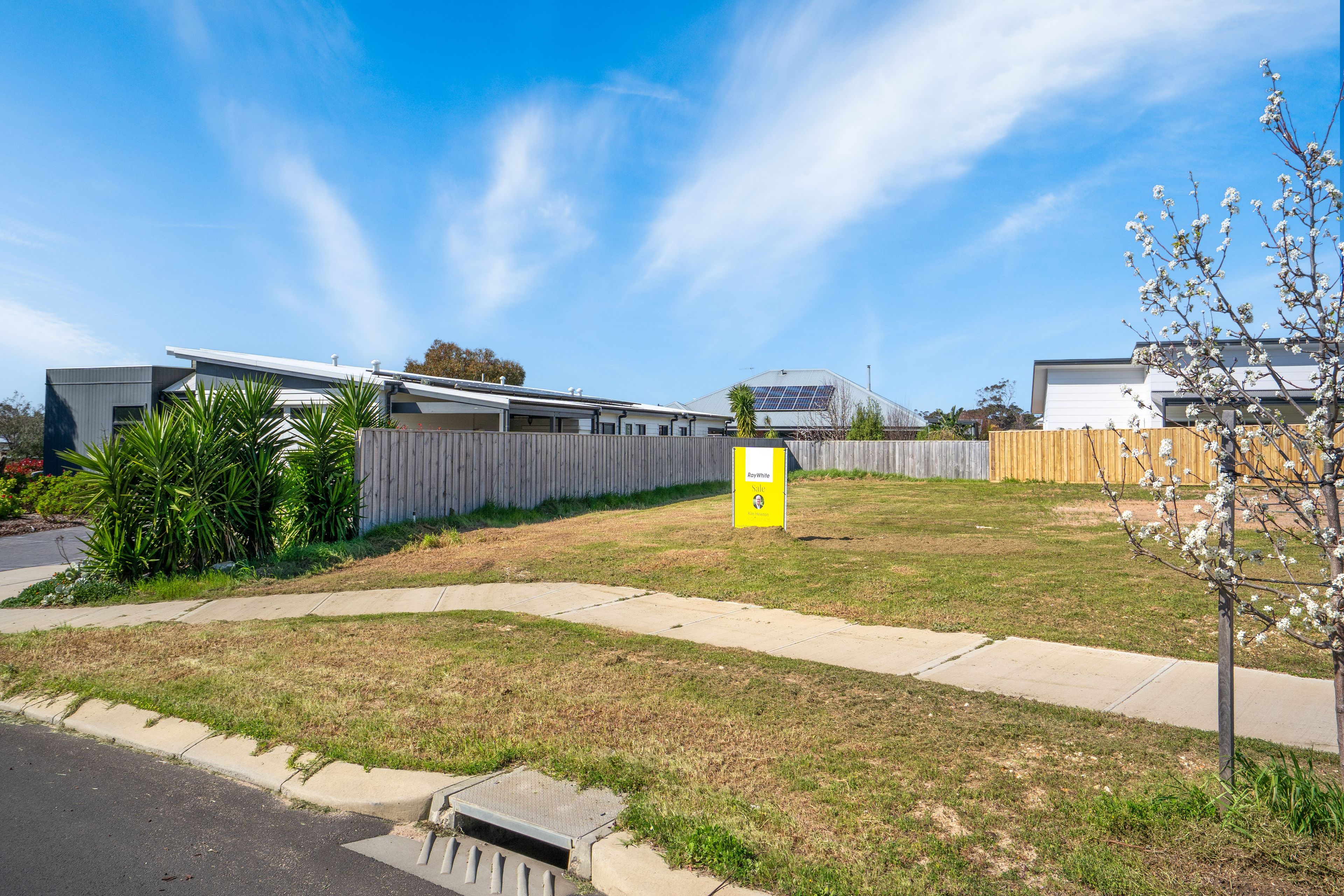 92 Leschenaultia Avenue — photo 5 of 10