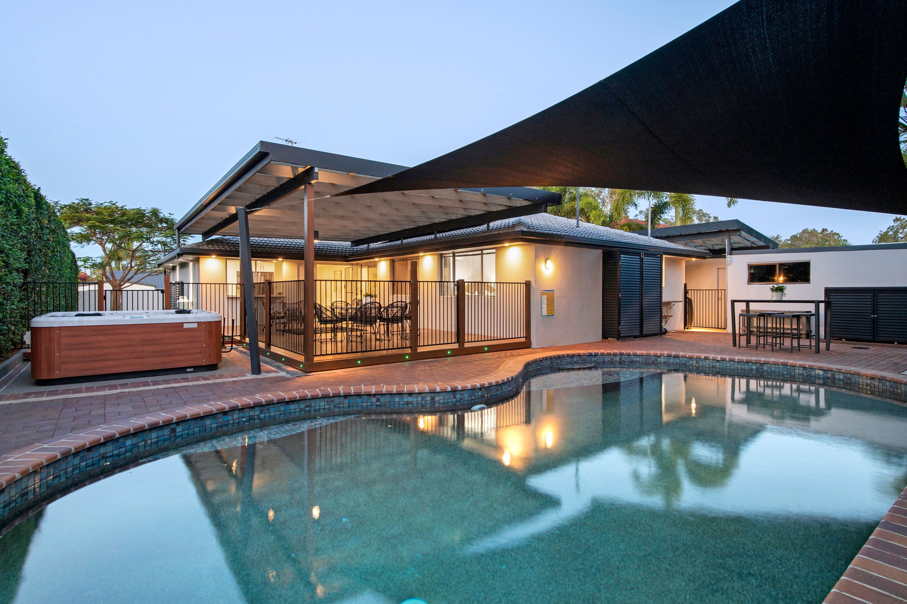 321 Rio Vista Boulevard , Mermaid Waters QLD 4218