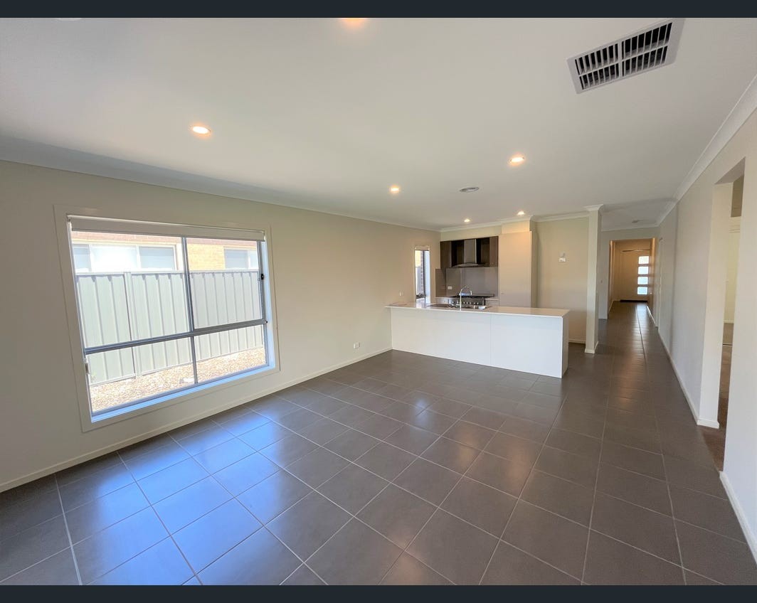 31 Henderson Drive, Tarneit, VIC 3029