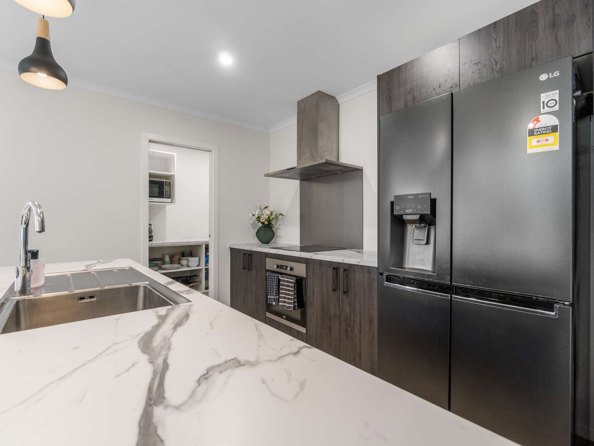 8 Jourdain Place photo 3