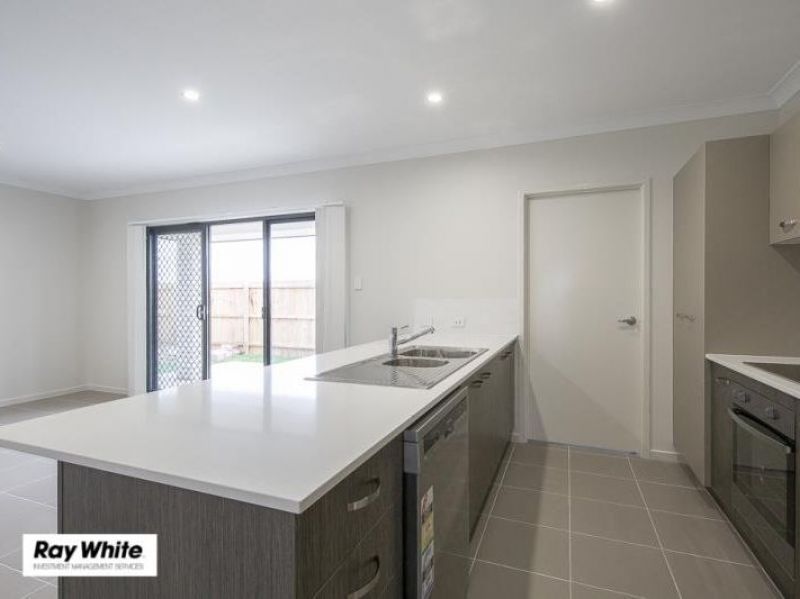 33 Avondale Drive, Pimpama, QLD 4209