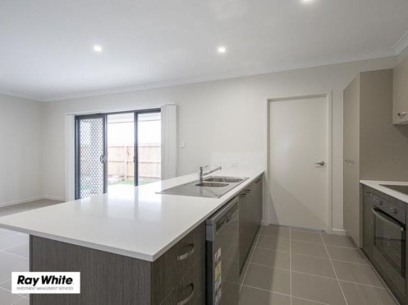 33 Avondale Drive, Pimpama, QLD 4209