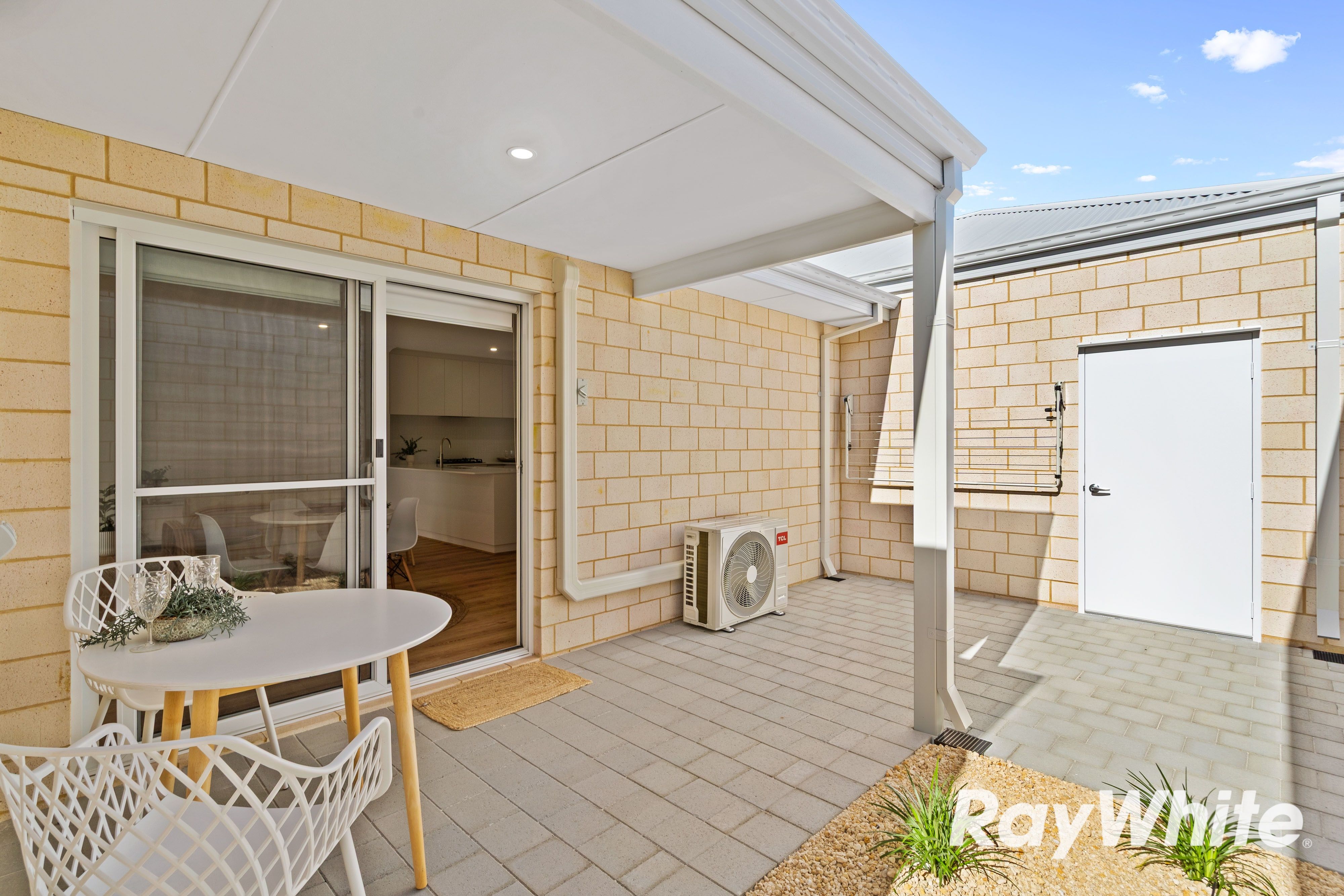 22/101 Oakleigh Drive — photo 15 of 25