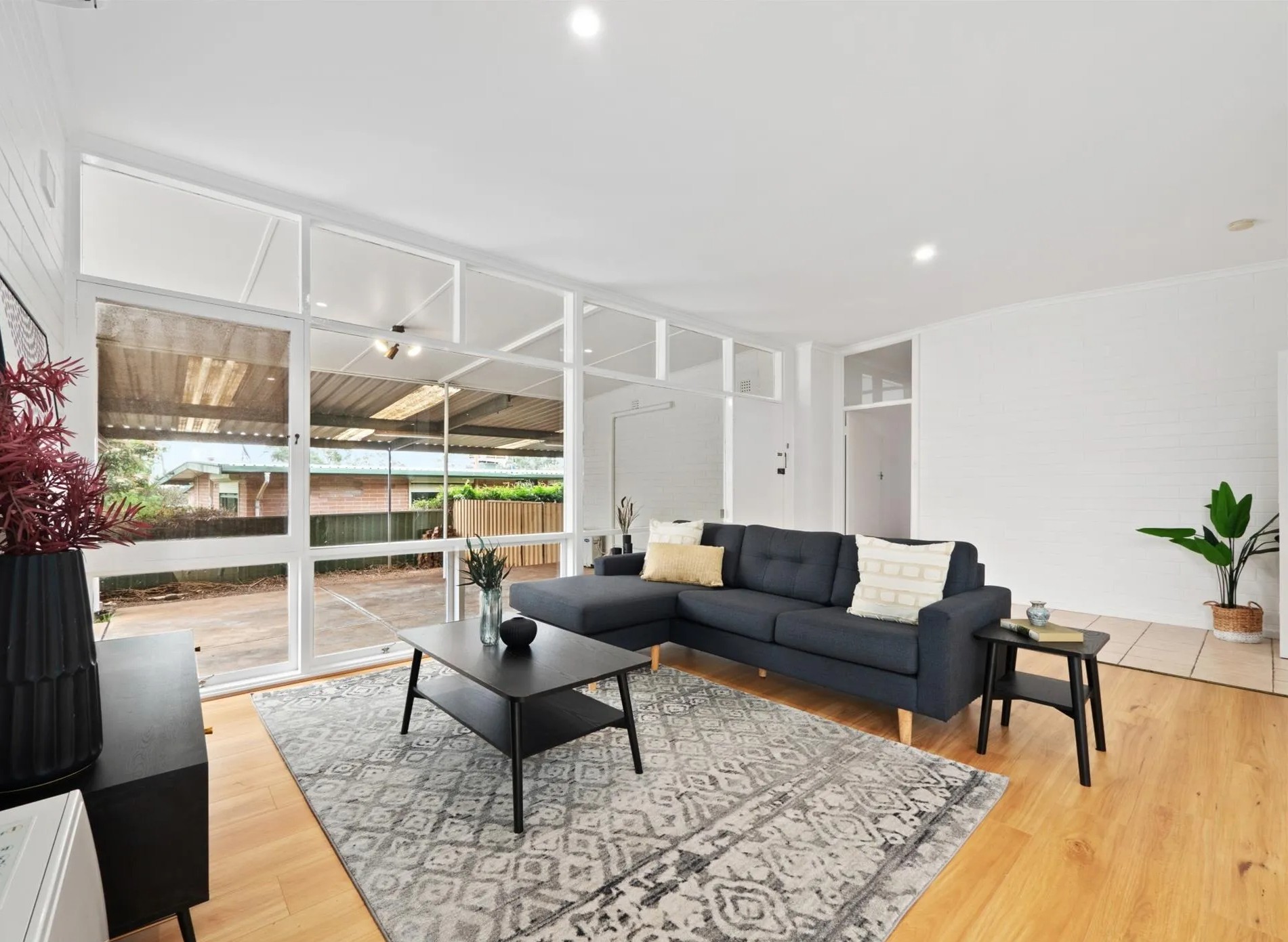 6 Mitchell Drive, Para Hills, SA 5096