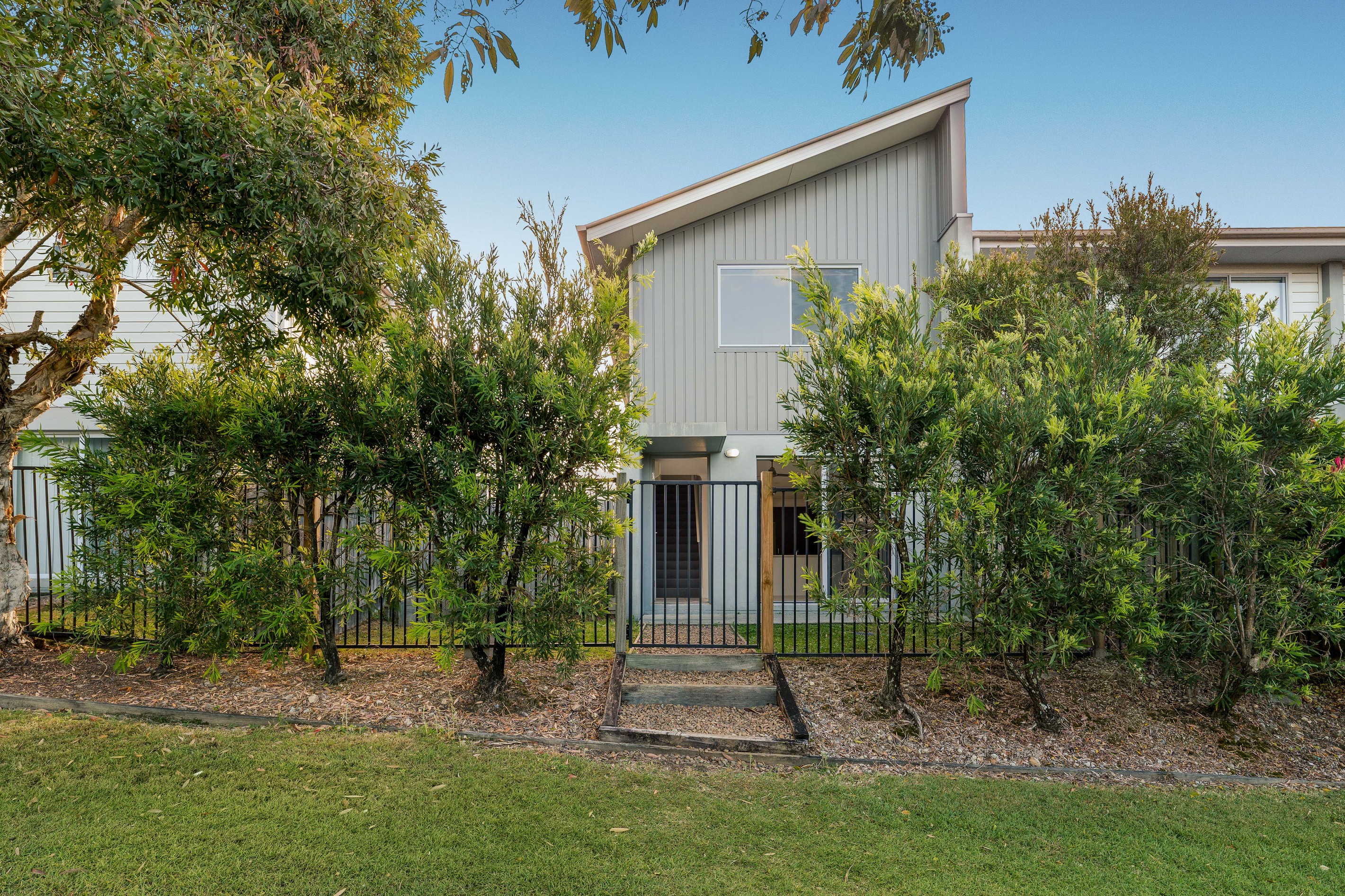 4/4 Rhiana Street, Pimpama, QLD 4209