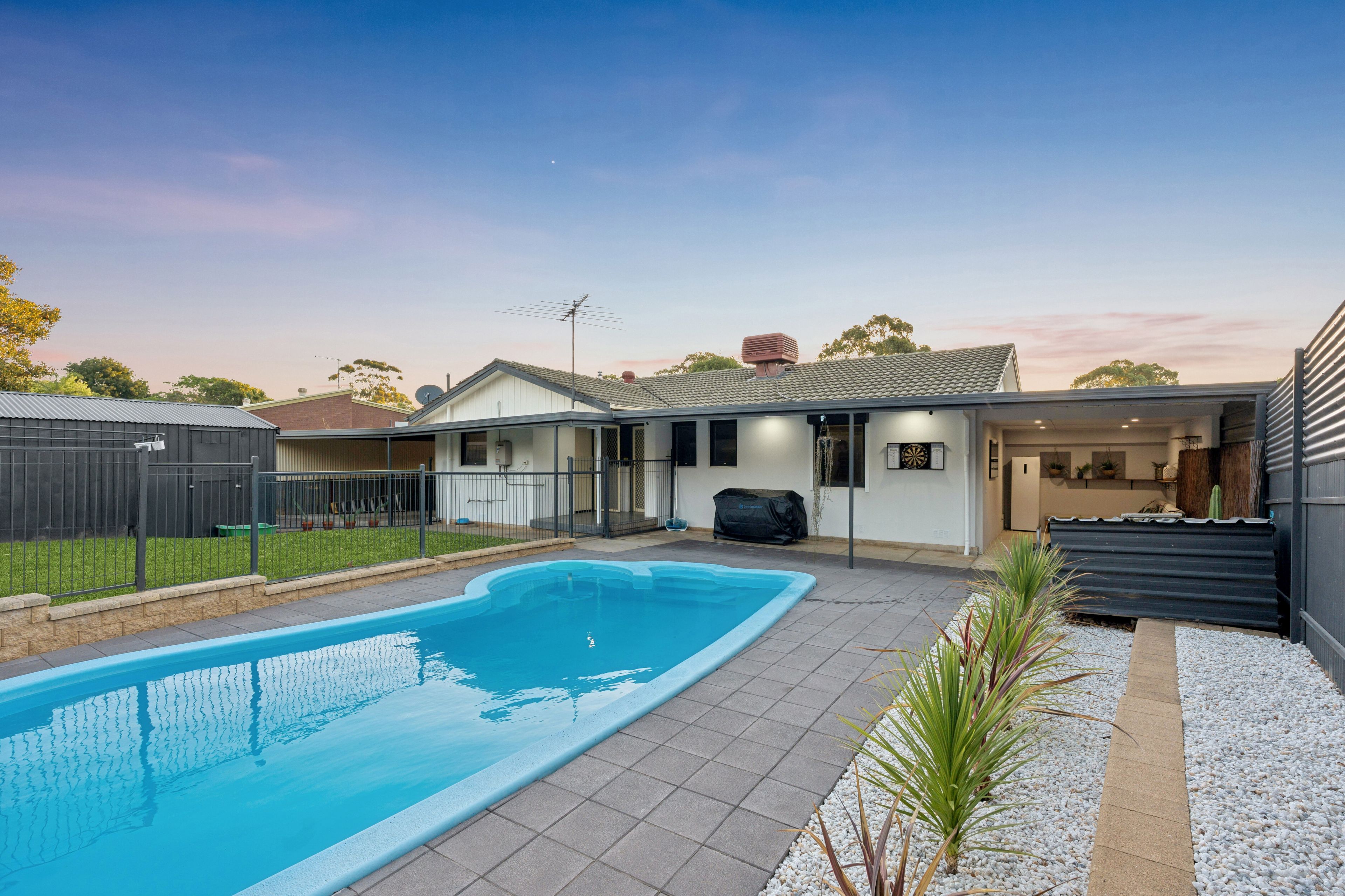 10 Simeon Crescent, Morphett Vale, SA 5162