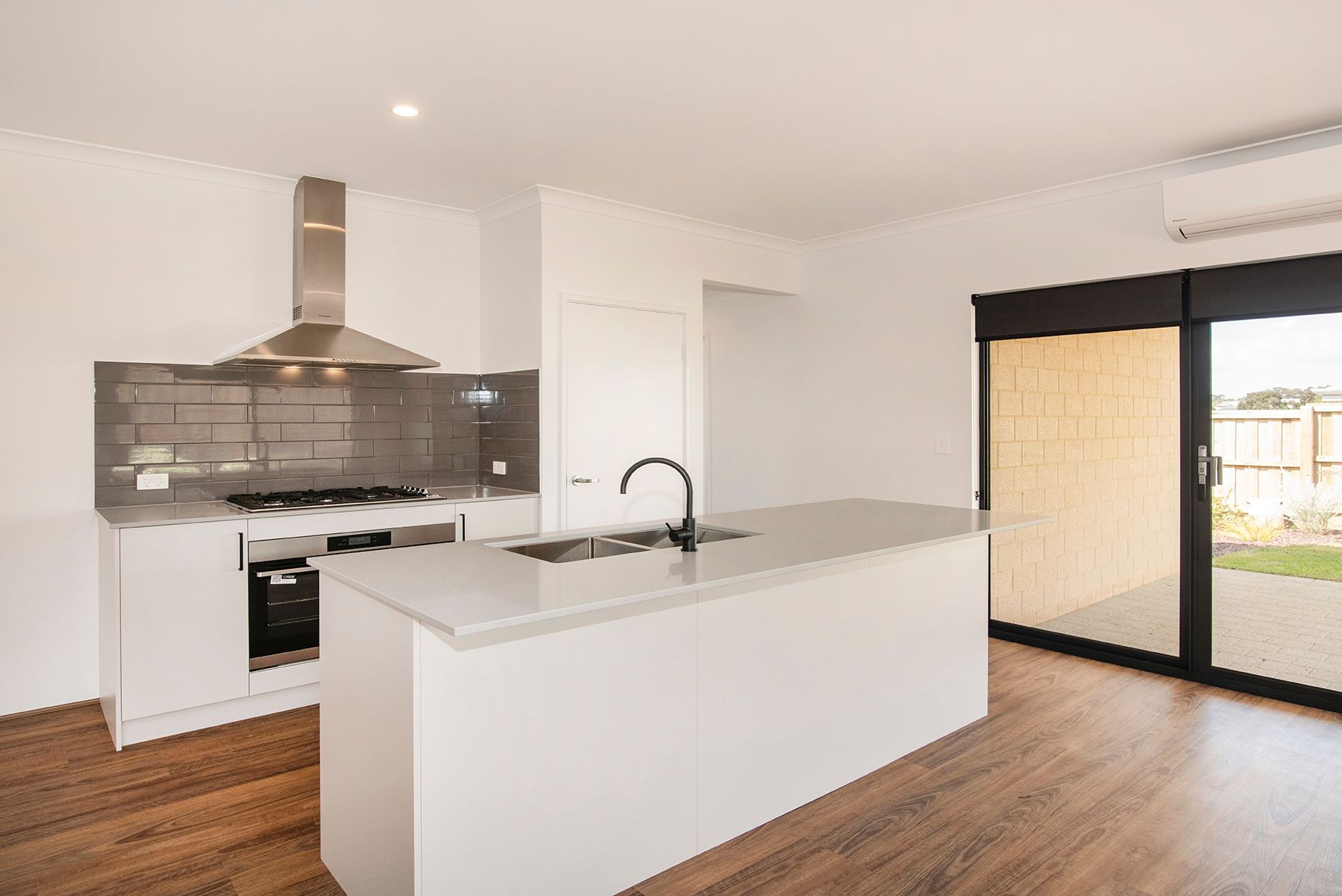 4 Maclaren Crescent — photo 5 of 15