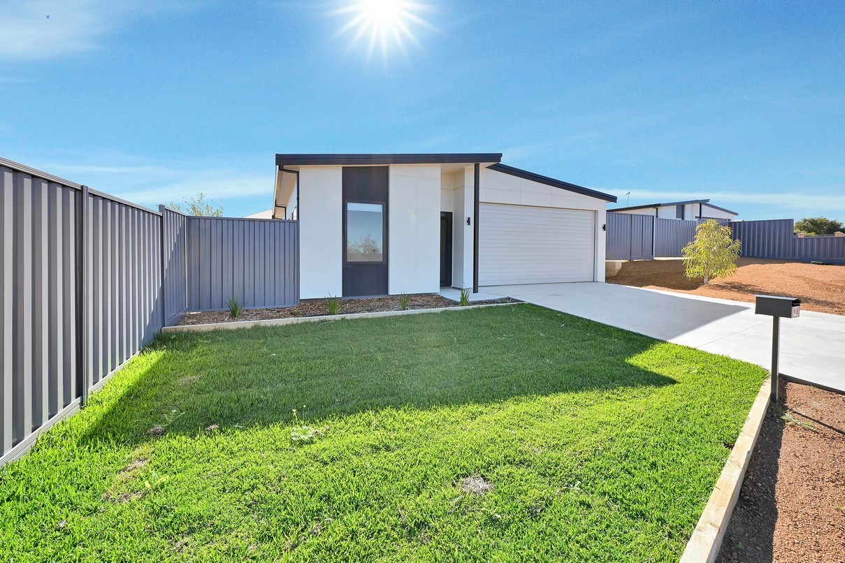 46 Tappak Street, Waggrakine, WA 6530