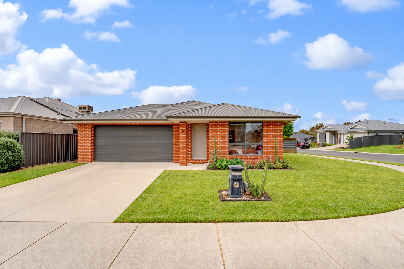14 Potoroo Avenue — photo from Ray White Albury Central
