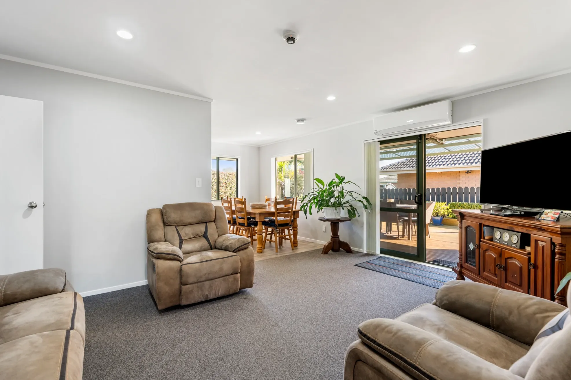 7 Yarrow Lane, Papakura, Papakura 2110 - House for Rent - Ray White 360 ...