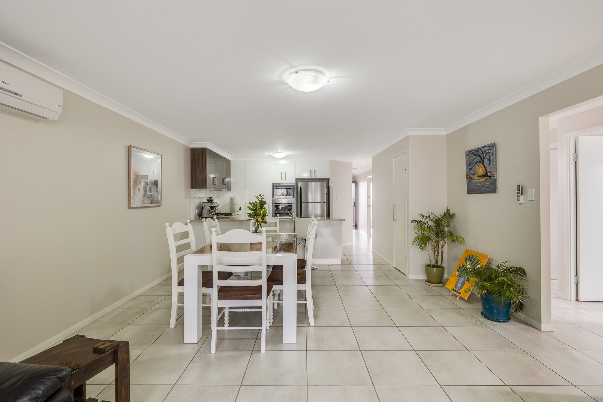 1/10 Adelaide Street — photo 7 of 15