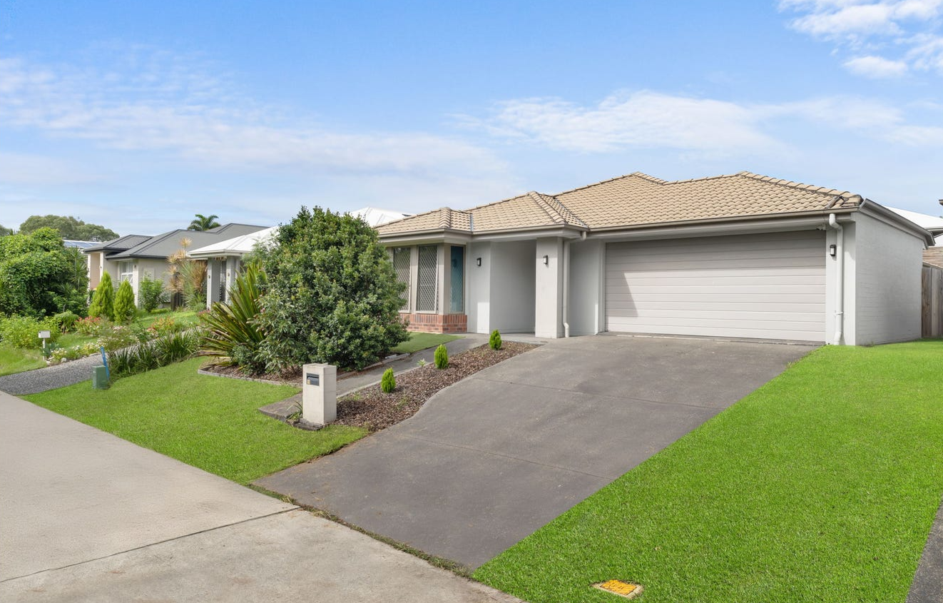 18 Hall Court , Bellbird Park QLD 4300
