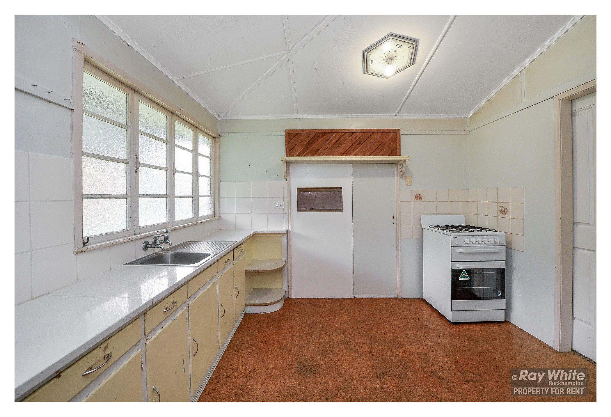 24 Pilkington Street, Koongal, QLD 4701