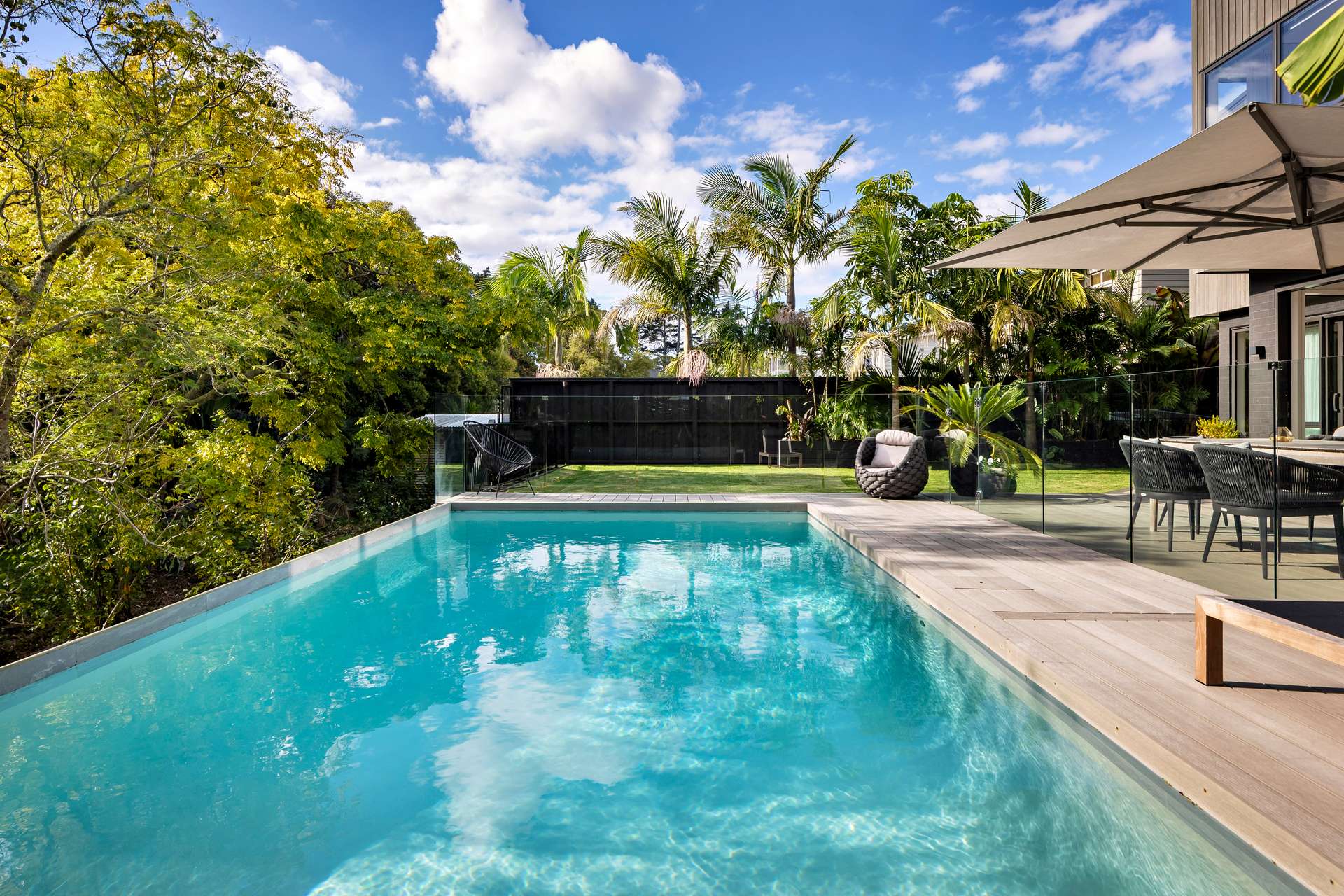 4 Norgrove Avenue photo 1