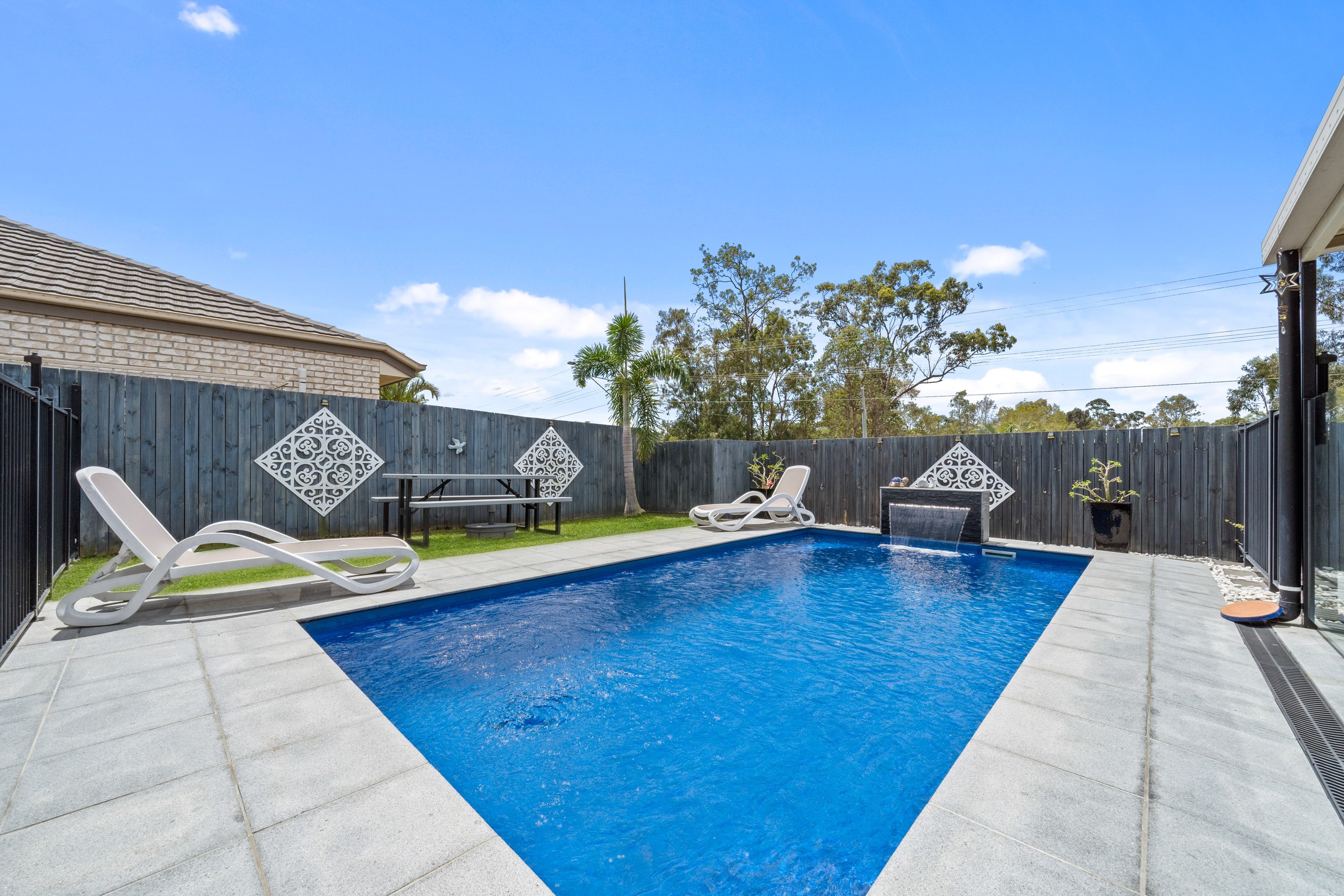 8 Marigold Avenue, Regents Park, QLD 4118