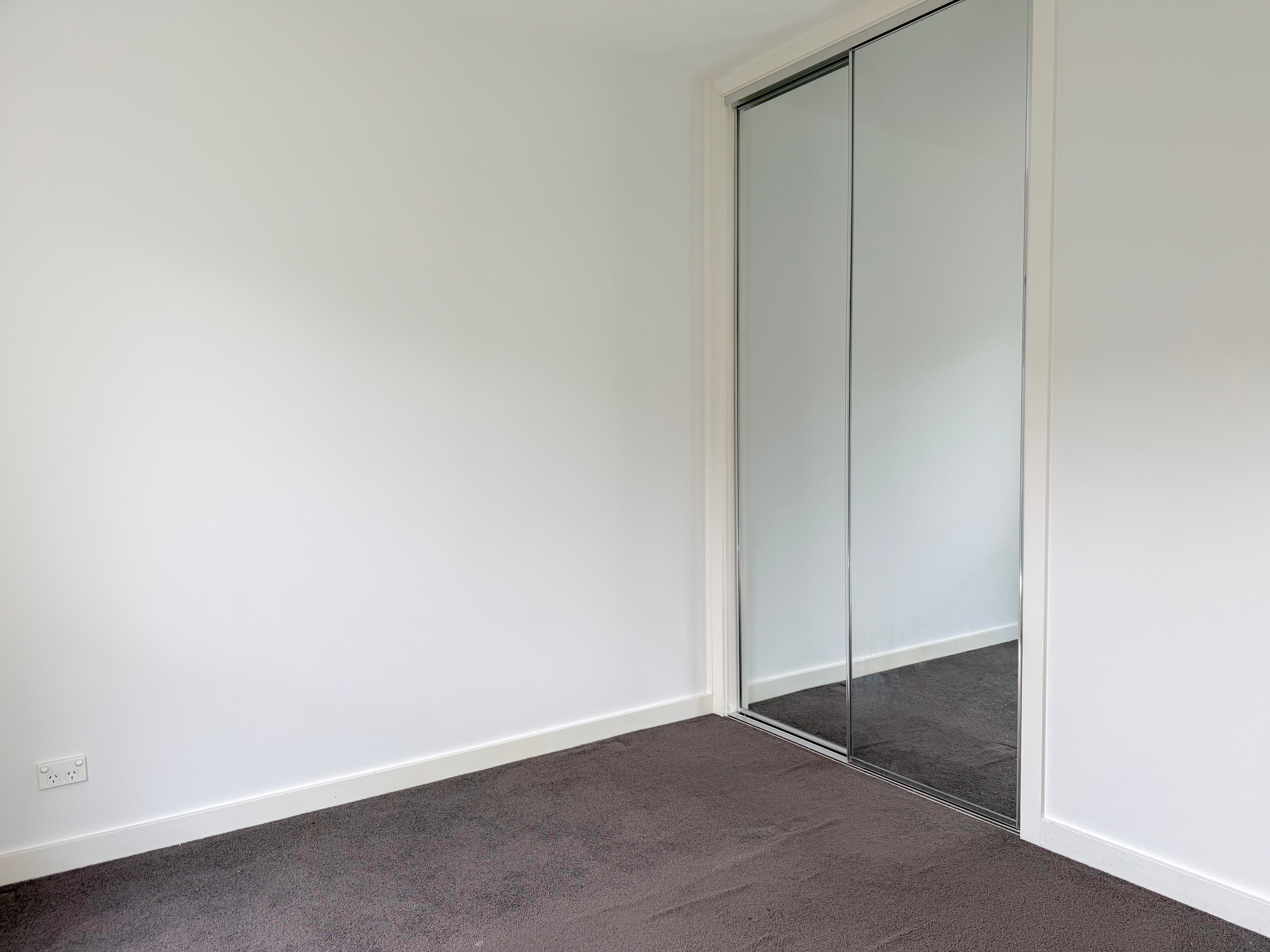 2/104 Daley Street — photo 13 of 16