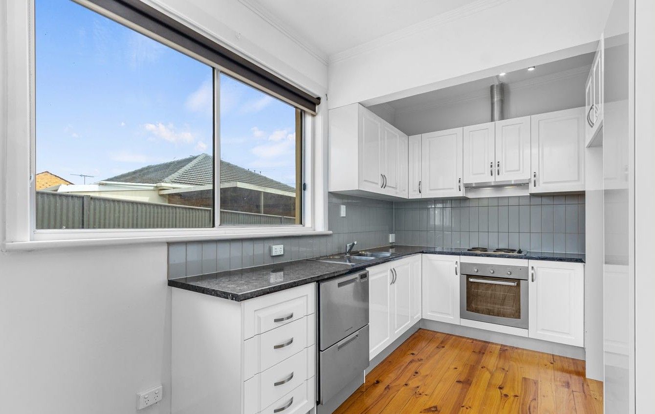 57 Lyndoch Road — photo 11 of 14