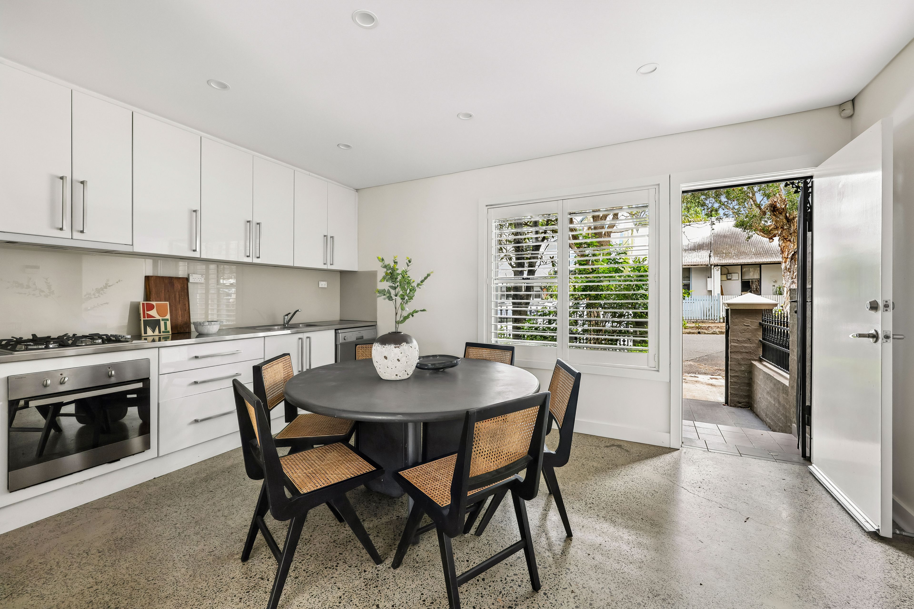 1/33-35 Burren Street — photo 3 of 8
