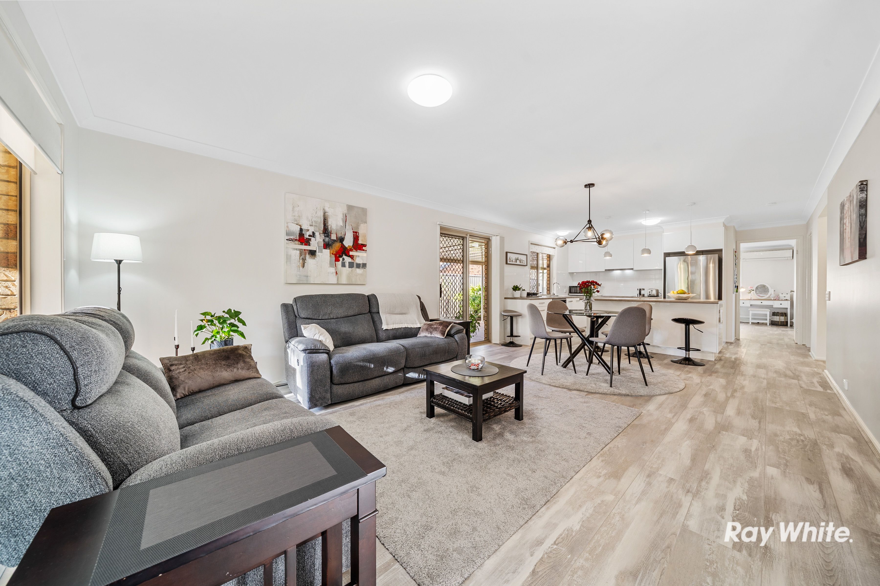 27 Regency Drive, Regents Park, QLD 4118
