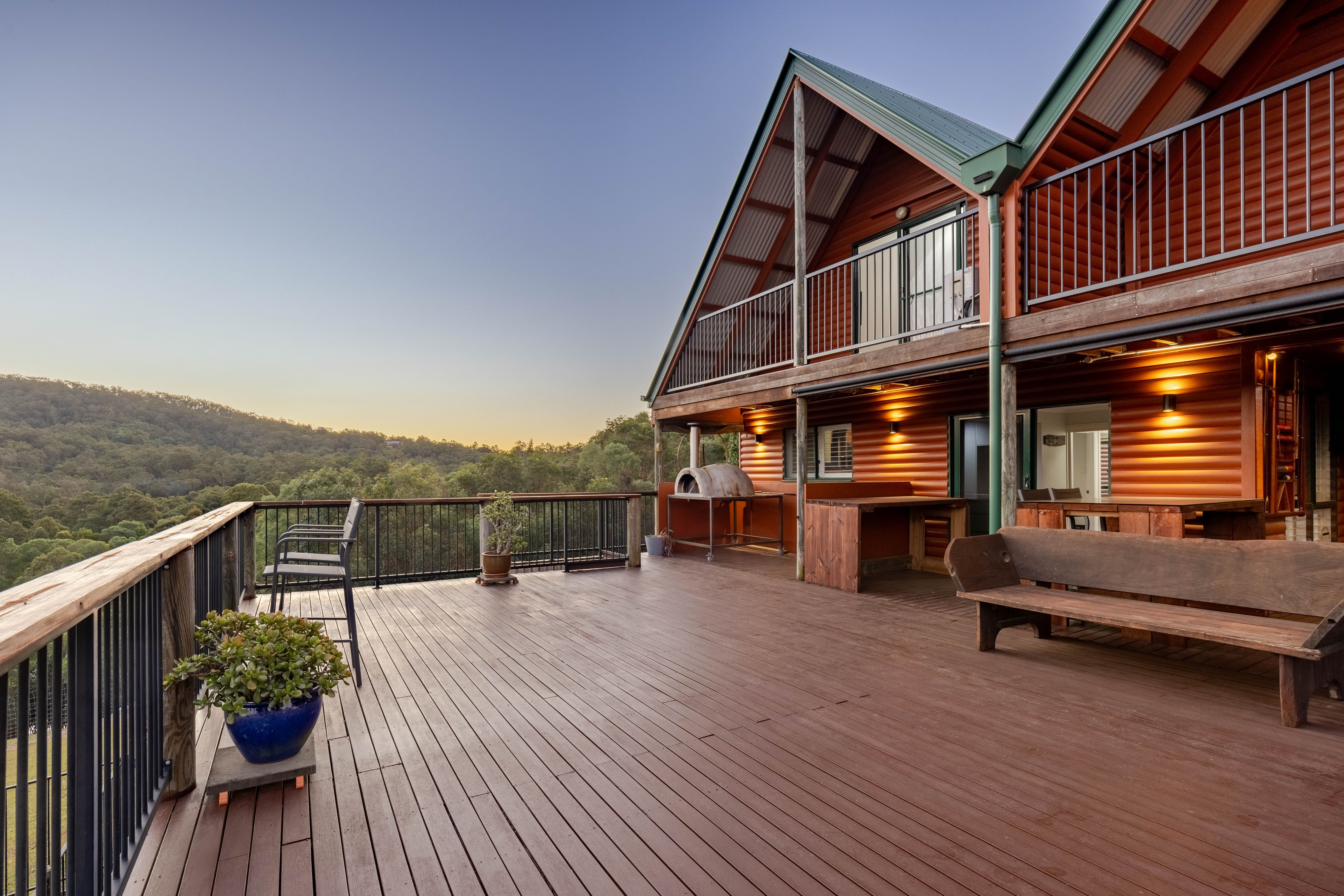 'Twin Peaks' - Idyllic Lifestyle, Spectacular Views And So Much More — photo 4 of 24
