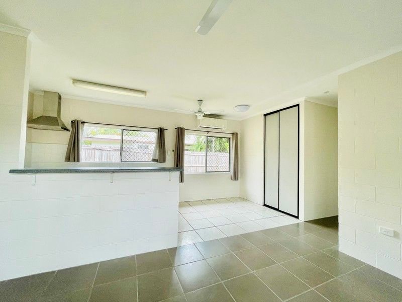 1/36 Loretta Avenue, Woree, QLD 4868
