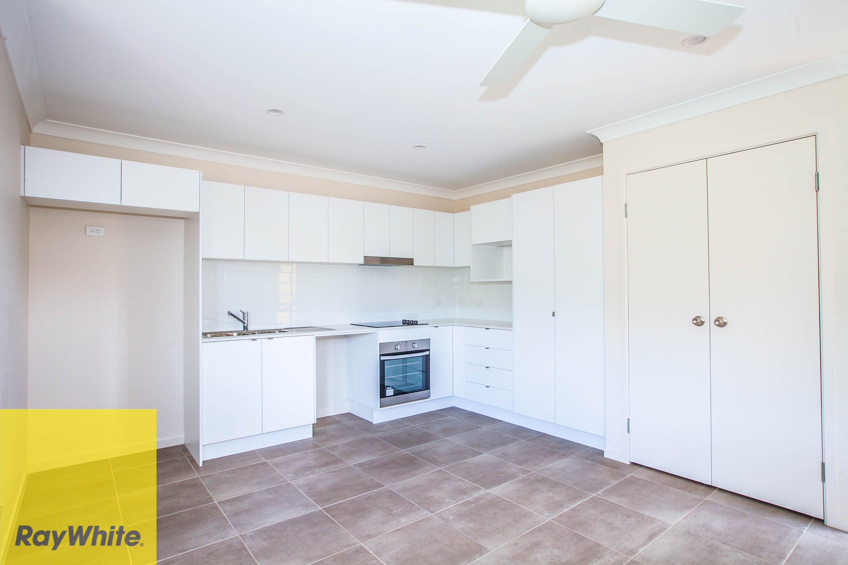 2/10 Herbst Drive, Bahrs Scrub, QLD 4207