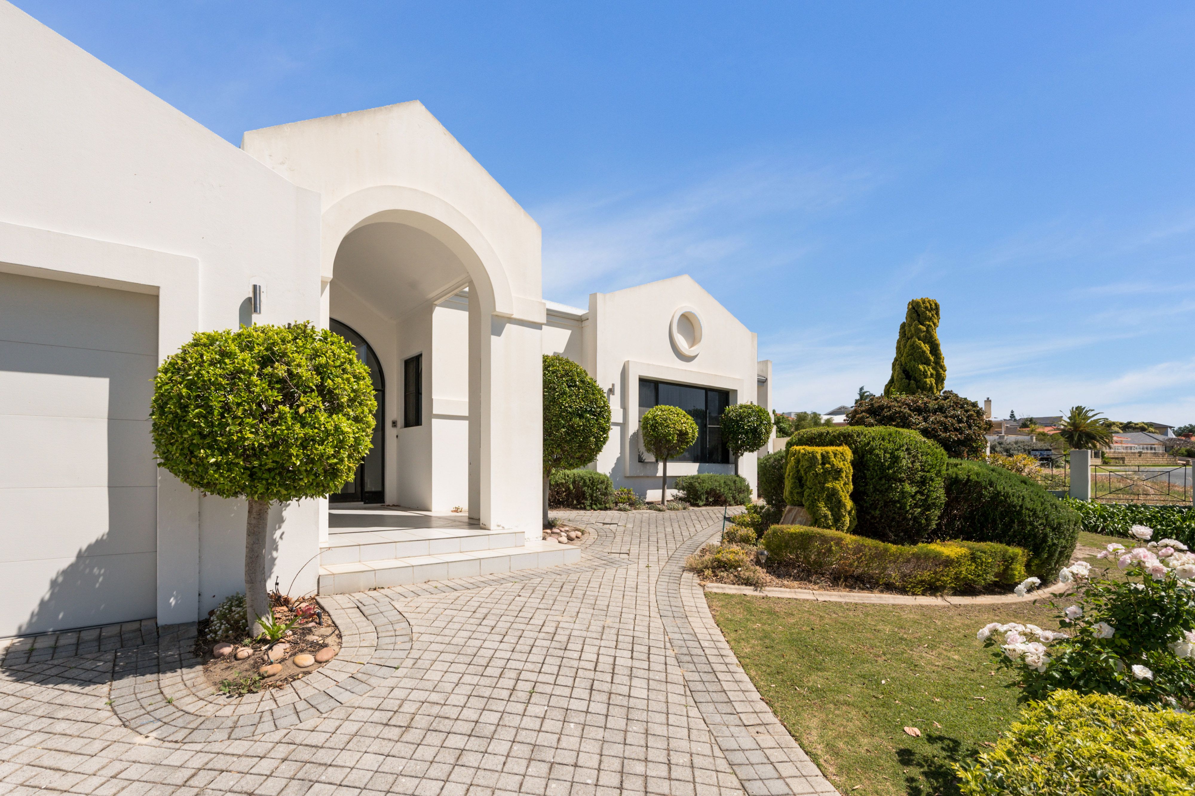 10 Kirribilli Court, Kallaroo, WA 6025