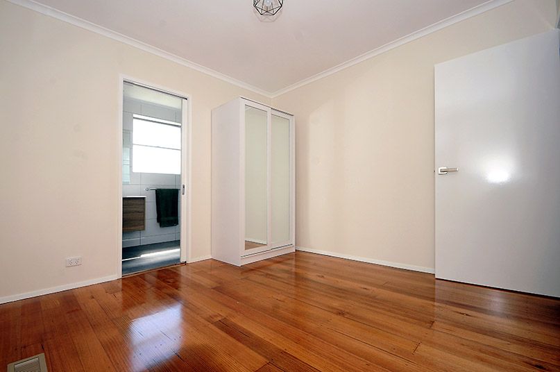 11 Whitewood Street, Frankston North, VIC 3200