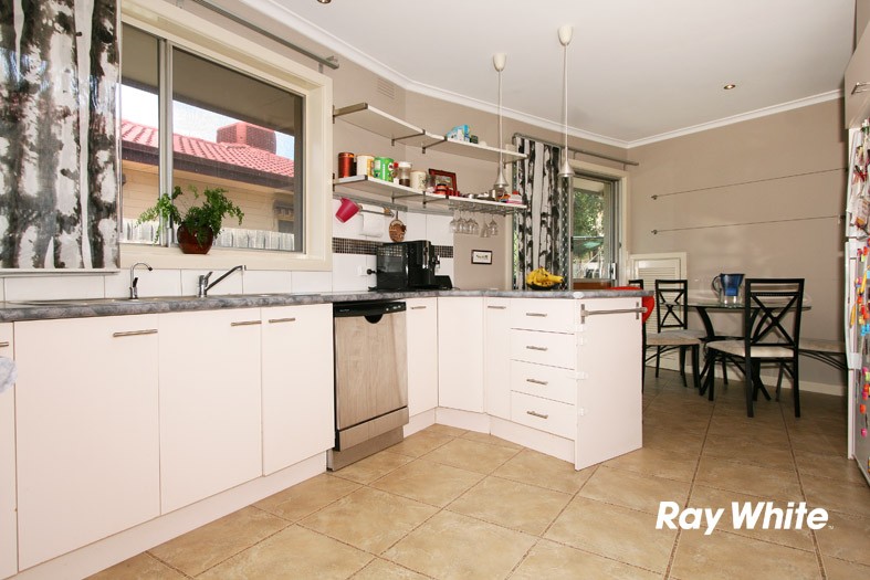 99 Allister Avenue, Knoxfield, VIC 3180