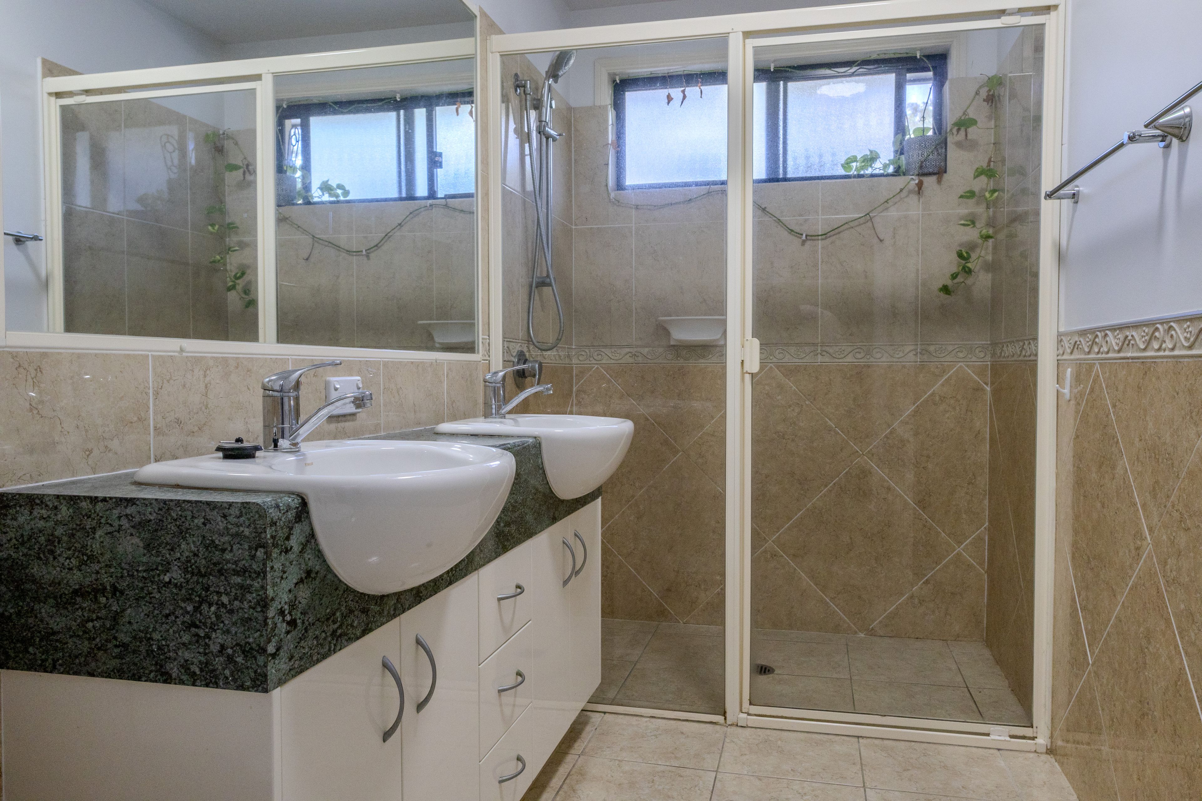 16/145 Gemvale Road — photo 10 of 17