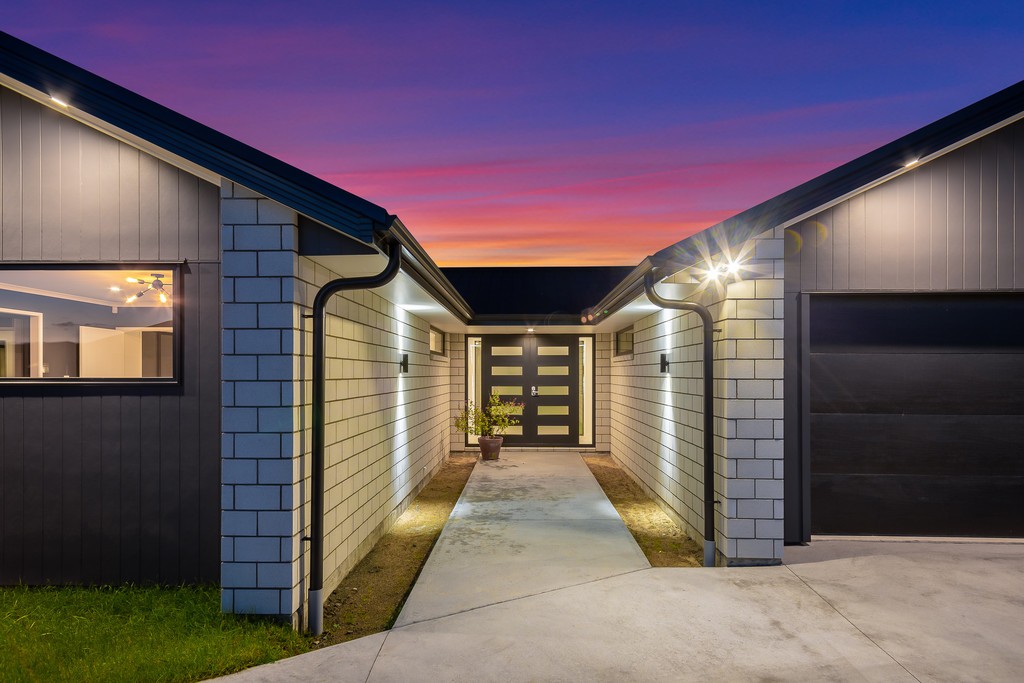 2 The Meadows Drive, Flagstaff, Hamilton City