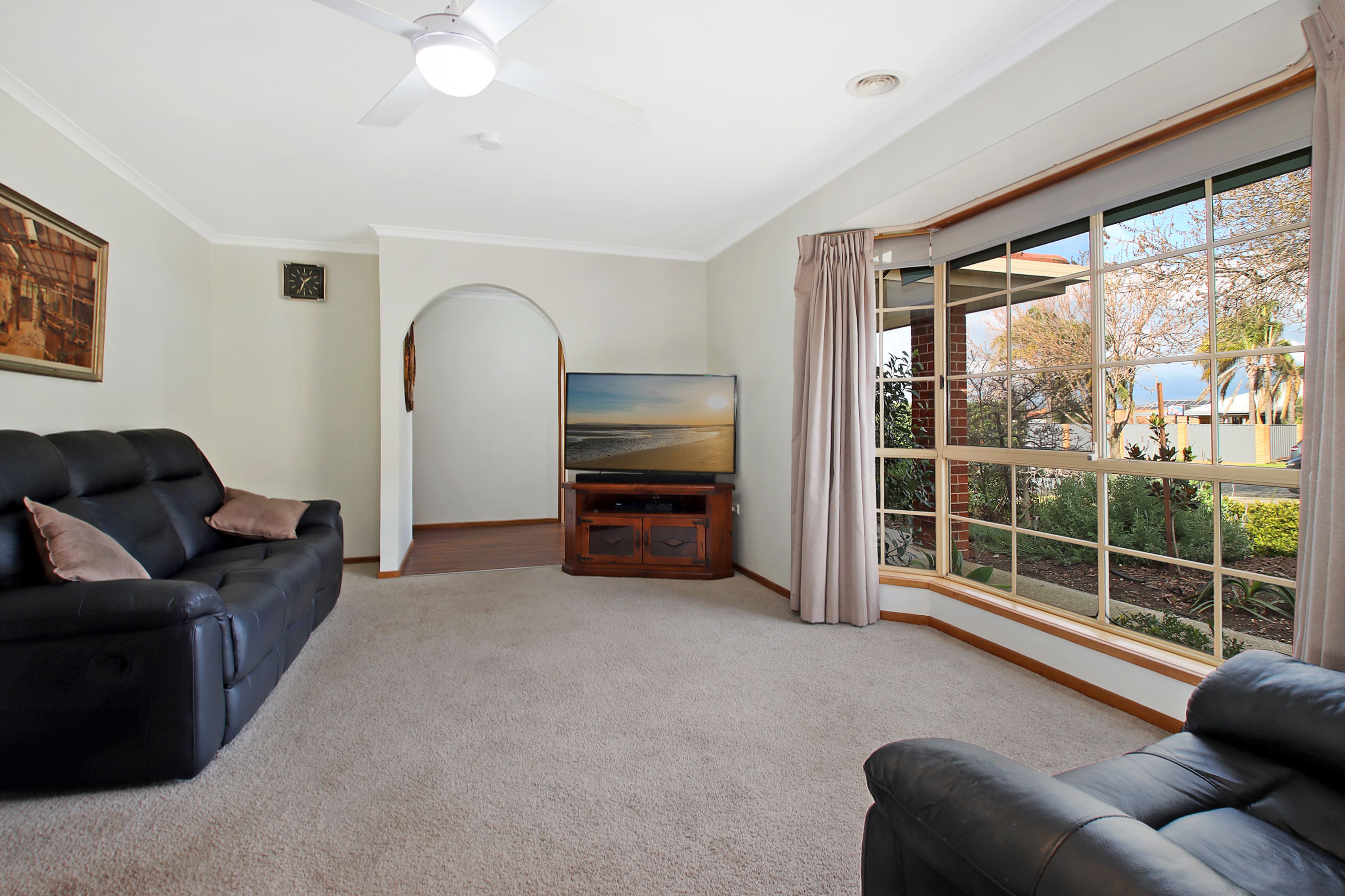 6 Palm Drive, East Albury, NSW 2640